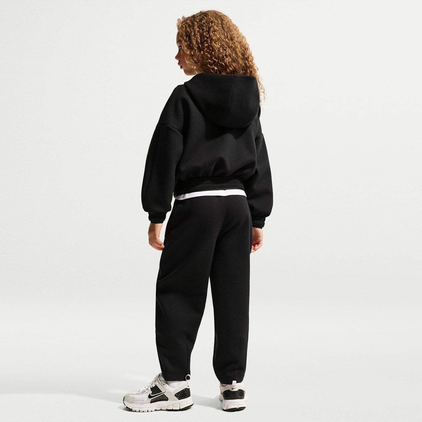 Детский комплект Nike Luxe Perform из 2 предметов с худи на молнии, цвет: Чёрный — фото 7