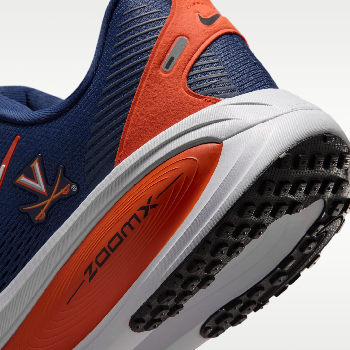 Мужские кроссовки Nike College Vomero 18 (Virginia) Road Running, цвет: Тёмно-синий / Оранжевый — фото 8