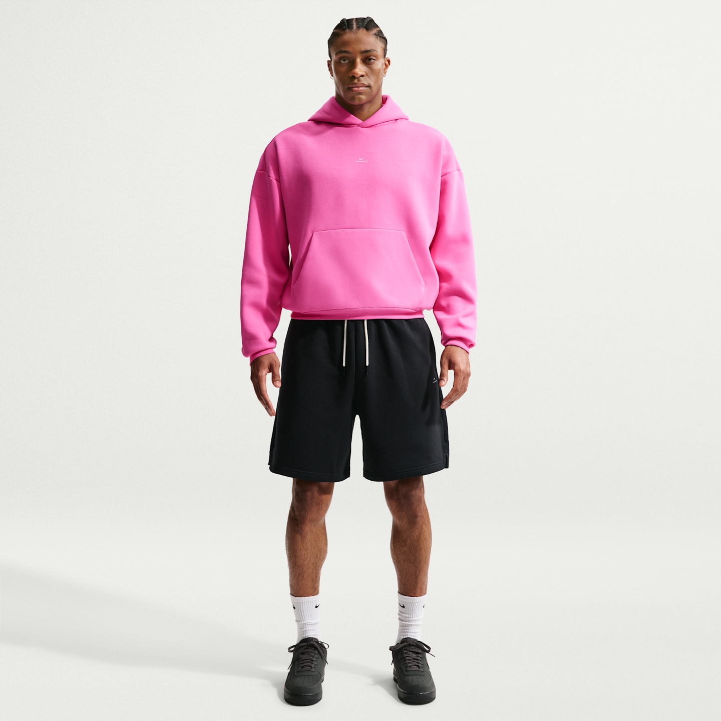 Мужские баскетбольные шорты Nike Standard Issue Therma-FIT 8" из флиса с начёсом, цвет: Чёрный / Бледная слоновая кость