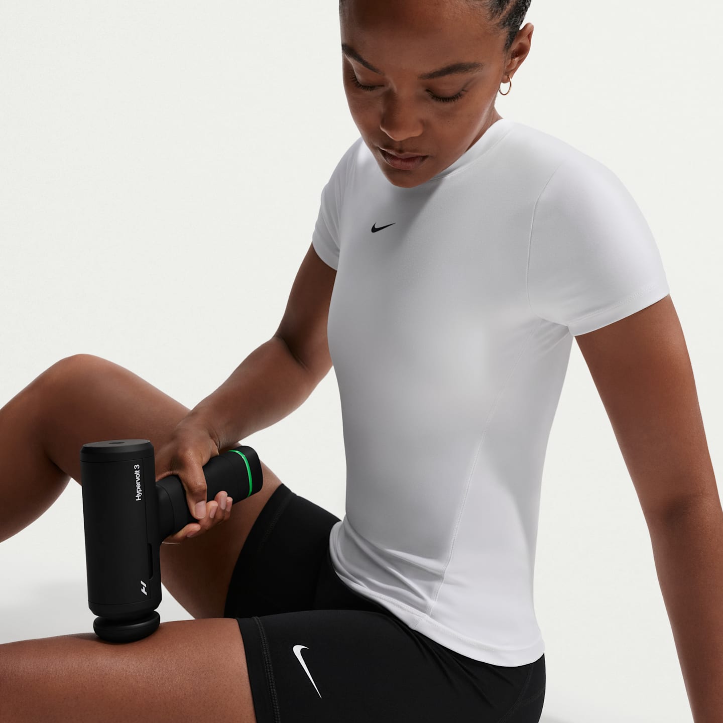 Массажный пистолет Nike Hyperice Hypervolt 3, цвет: Чёрный / Зелёный — фото 3