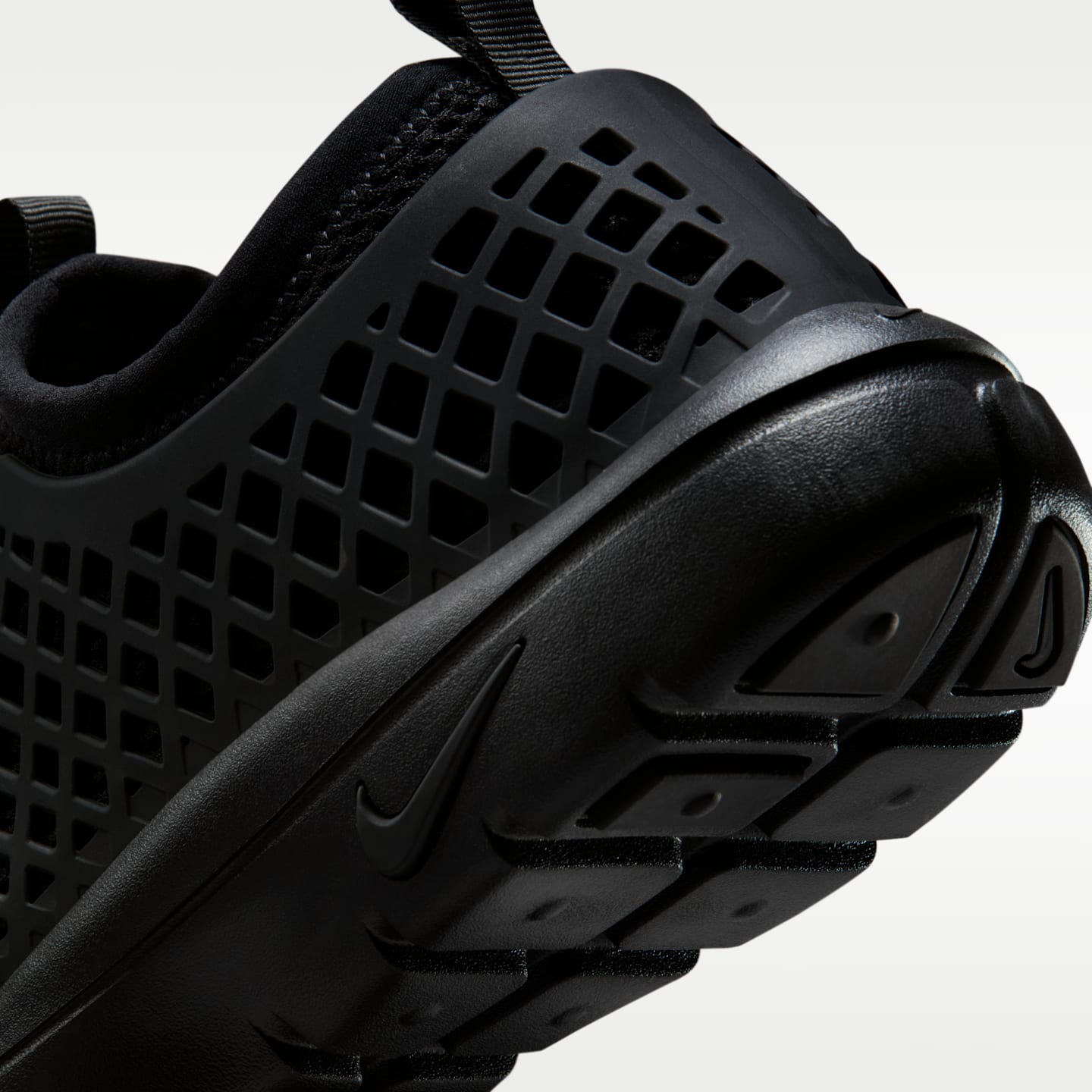 Женские кроссовки Nike Rejuven8 Run SP, цвет: Чёрный / Молочный — фото 8