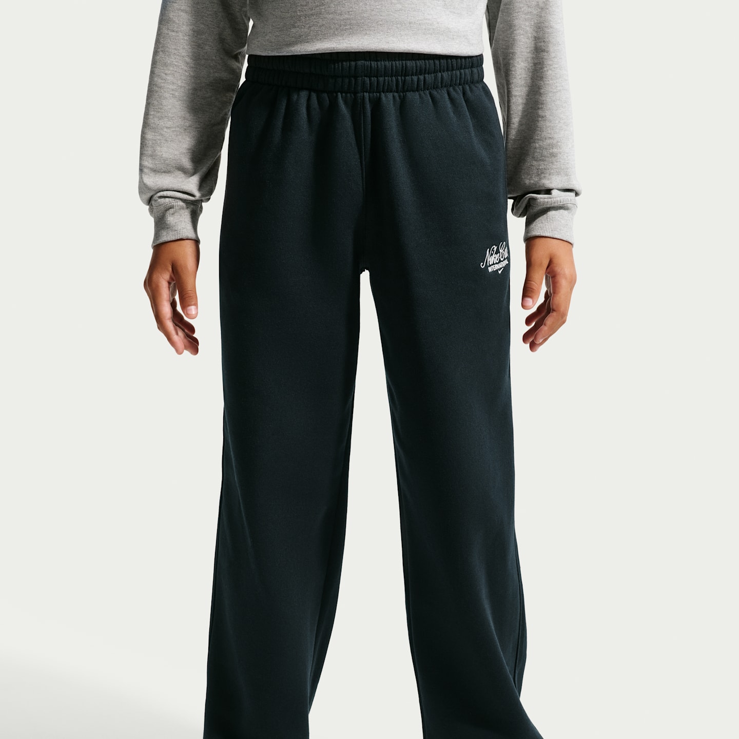 Детские брюки Nike Sportswear Club Fleece с открытым низом, цвет: Чёрный — фото 2