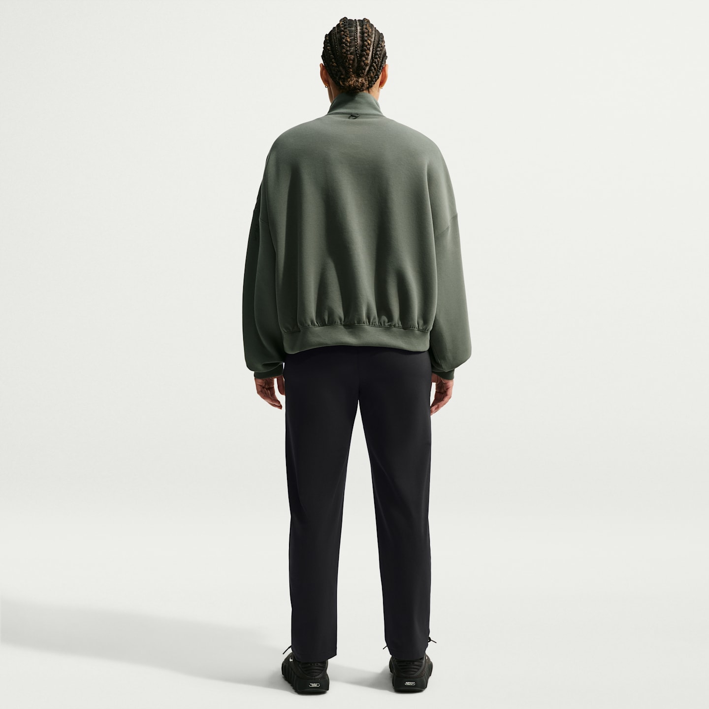 Женские зауженные брюки Nike 24.7 PerfectStretch Dri-FIT UV с высокой посадкой, цвет: Чёрный / Серый — фото 5
