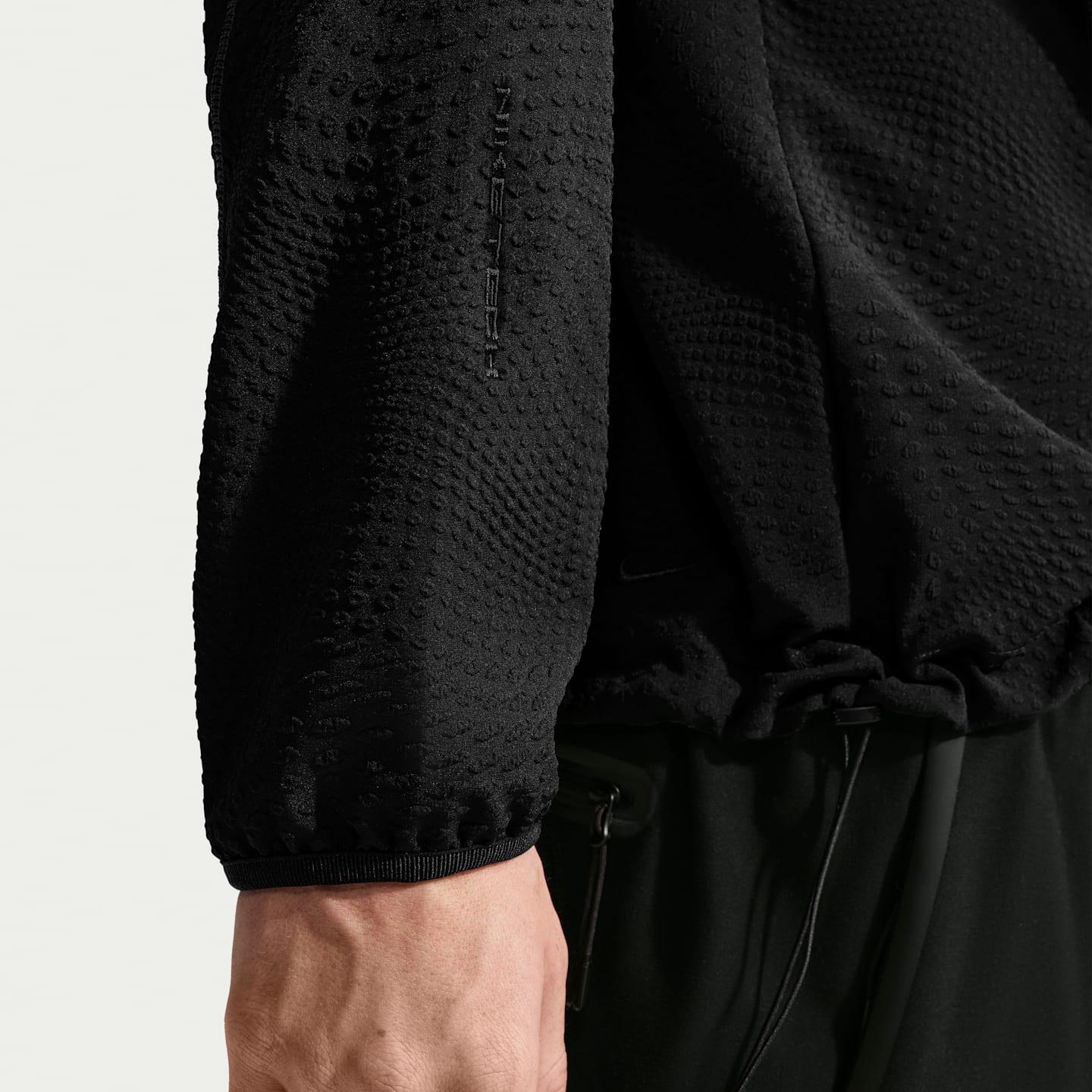 Мужской топ Nike Tech Dri-FIT свободного кроя на молнии 1/4, цвет: Чёрный — фото 6