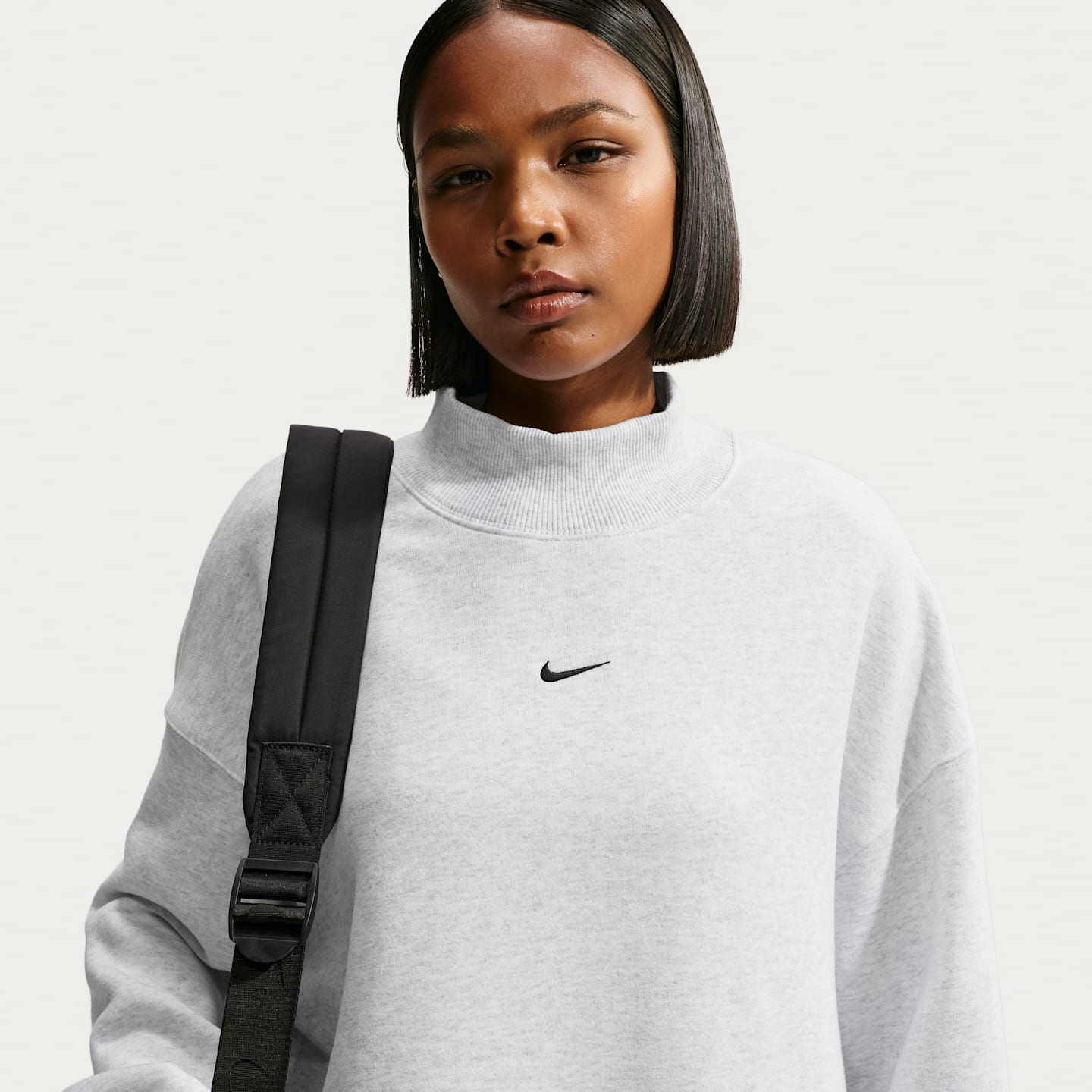 Женский свитшот Nike Studio Fleece Medium Weight оверсайз с воротником-стойкой, цвет: Берёзовый меланжевый / Чёрный — фото 1