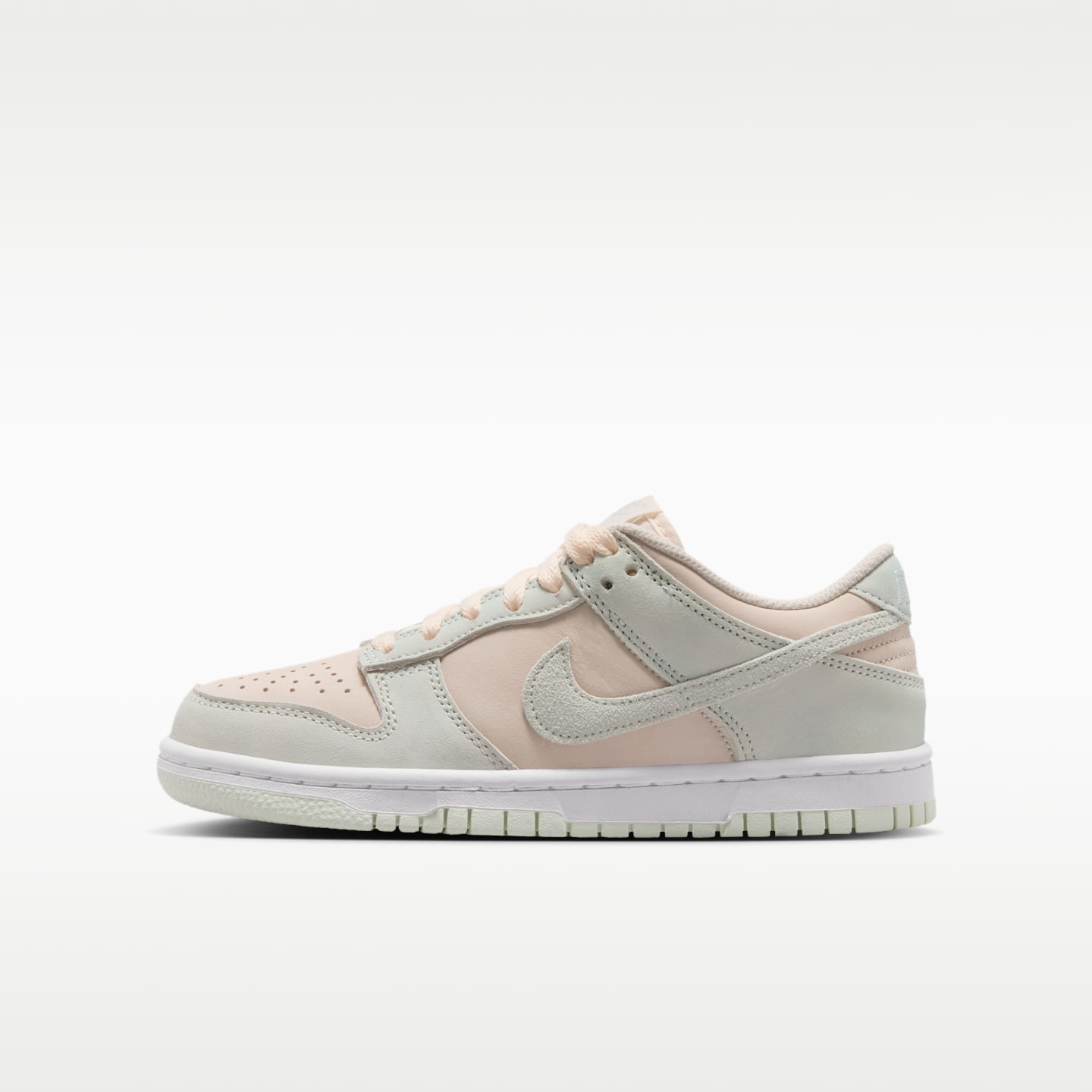 Детские кроссовки Nike Dunk Low Suede, цвет: Меловой / Белый — фото 1