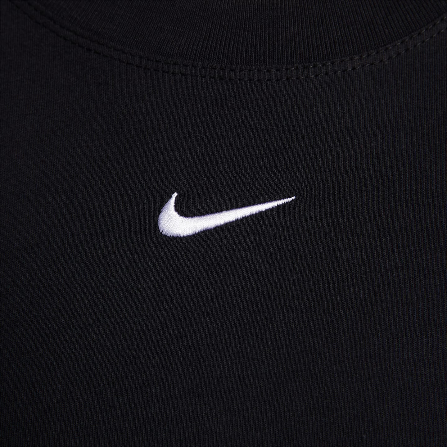 Женская футболка Nike Sportswear Essential, цвет: Чёрный / Белый — фото 4