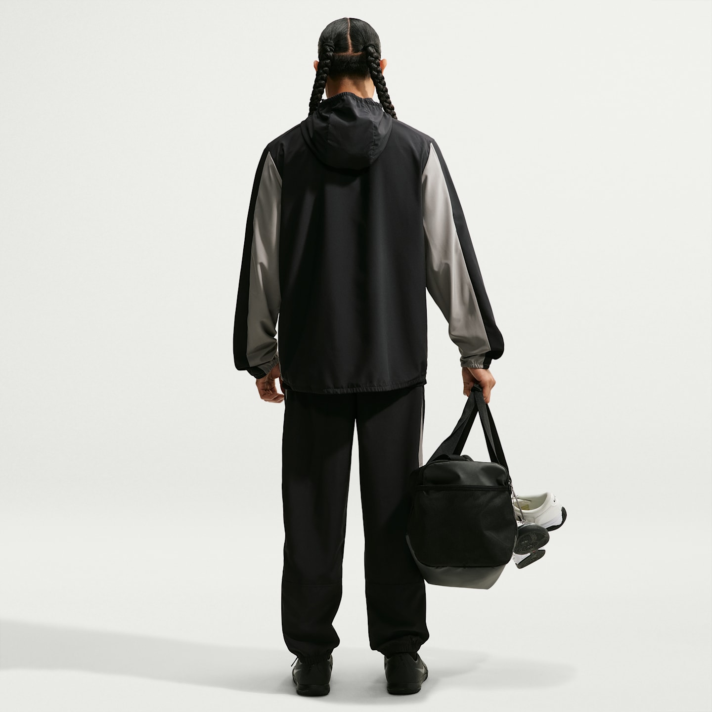 Мужские футбольные брюки Nike Strike Dri-FIT Woven Track, цвет: Чёрный / Стальной серый — фото 5