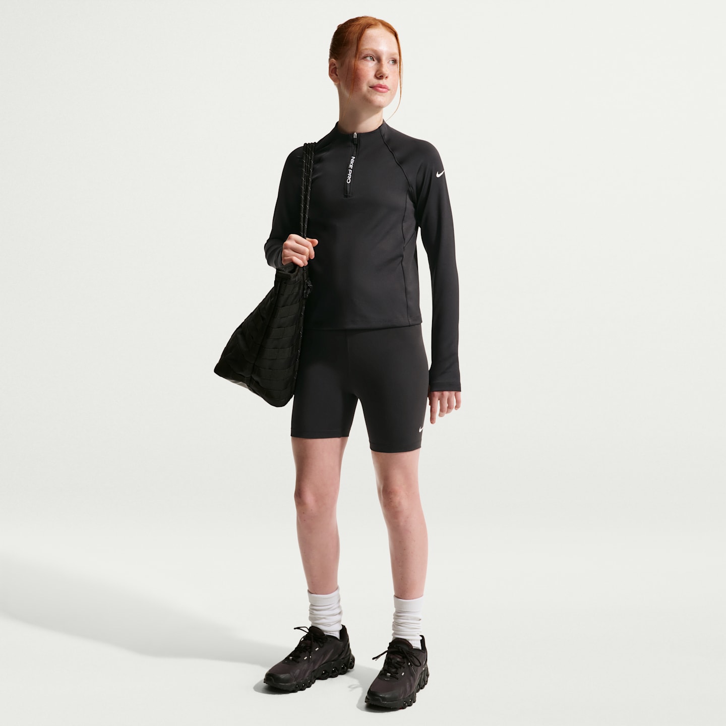 Детский топ для девочек Nike Pro Dri-FIT на молнии 1/2 с длинным рукавом, цвет: Чёрный / Белый — фото 4