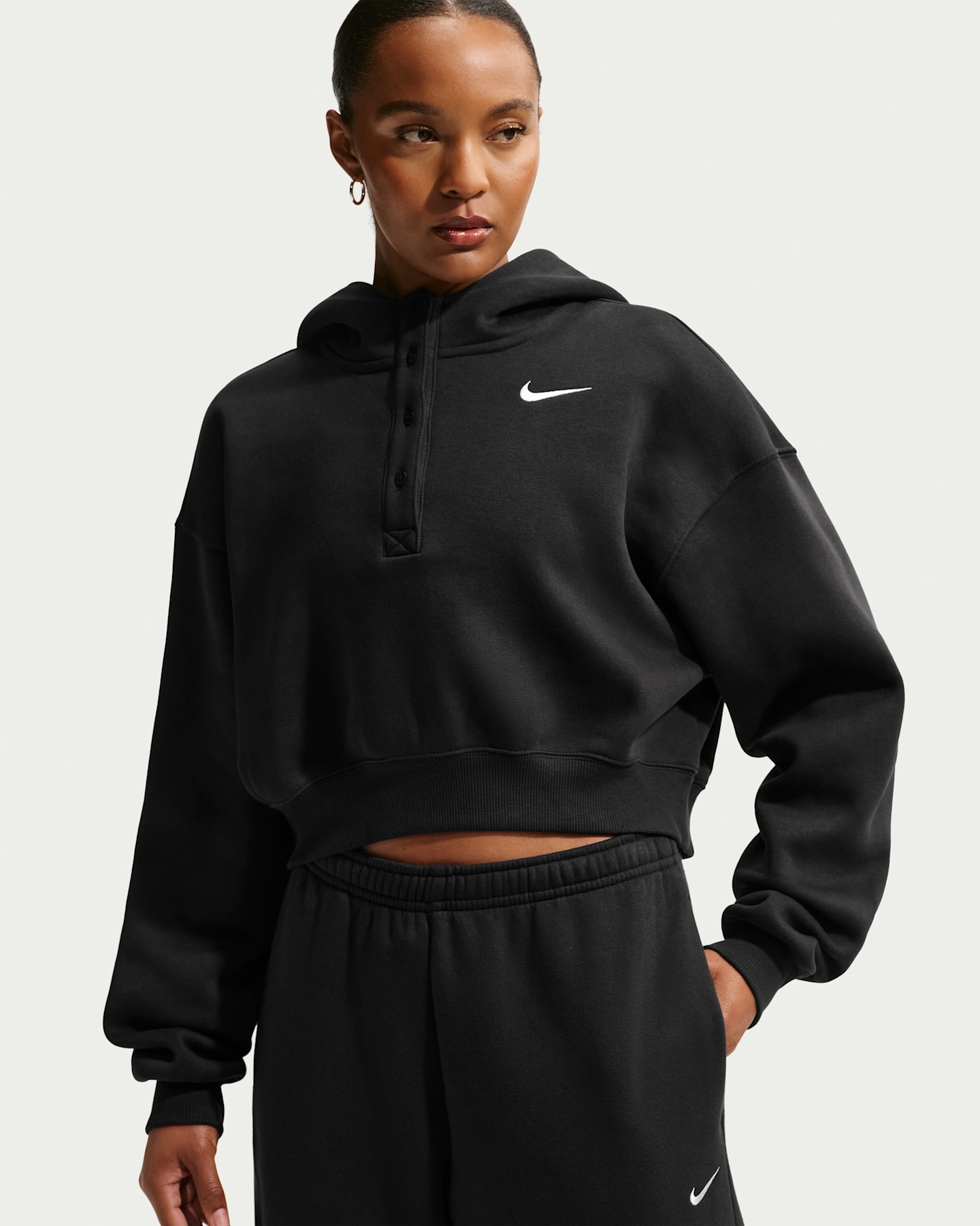 Женское худи Nike Sportswear Phoenix Fleece Oversized Cropped Henley, цвет: Чёрный / Молочный — фото 6