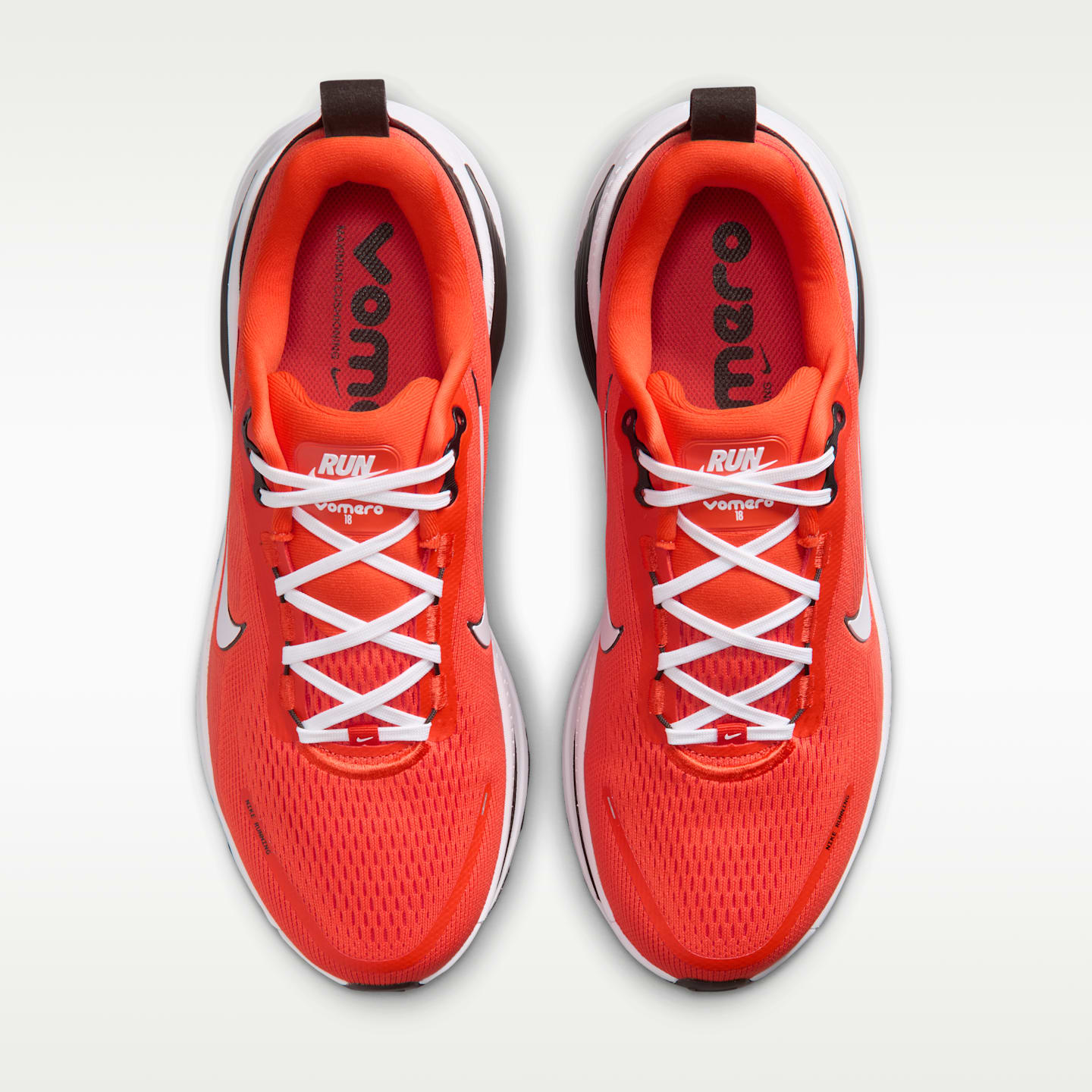Мужские кроссовки Nike Vomero 18 (Cleveland Browns) NFL Road Running, цвет: Оранжевый / Коричневый — фото 4