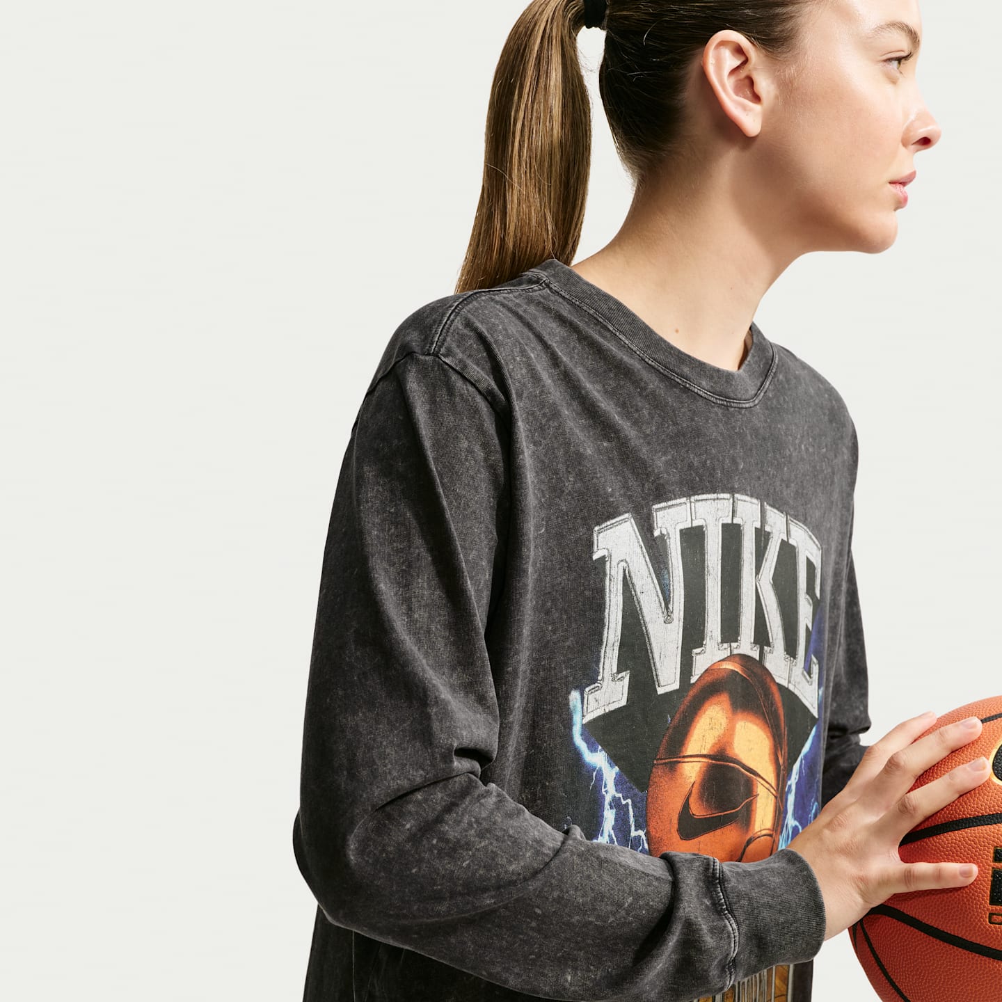 Женская баскетбольная футболка с длинным рукавом Nike Classic, цвет: Чёрный — фото 2
