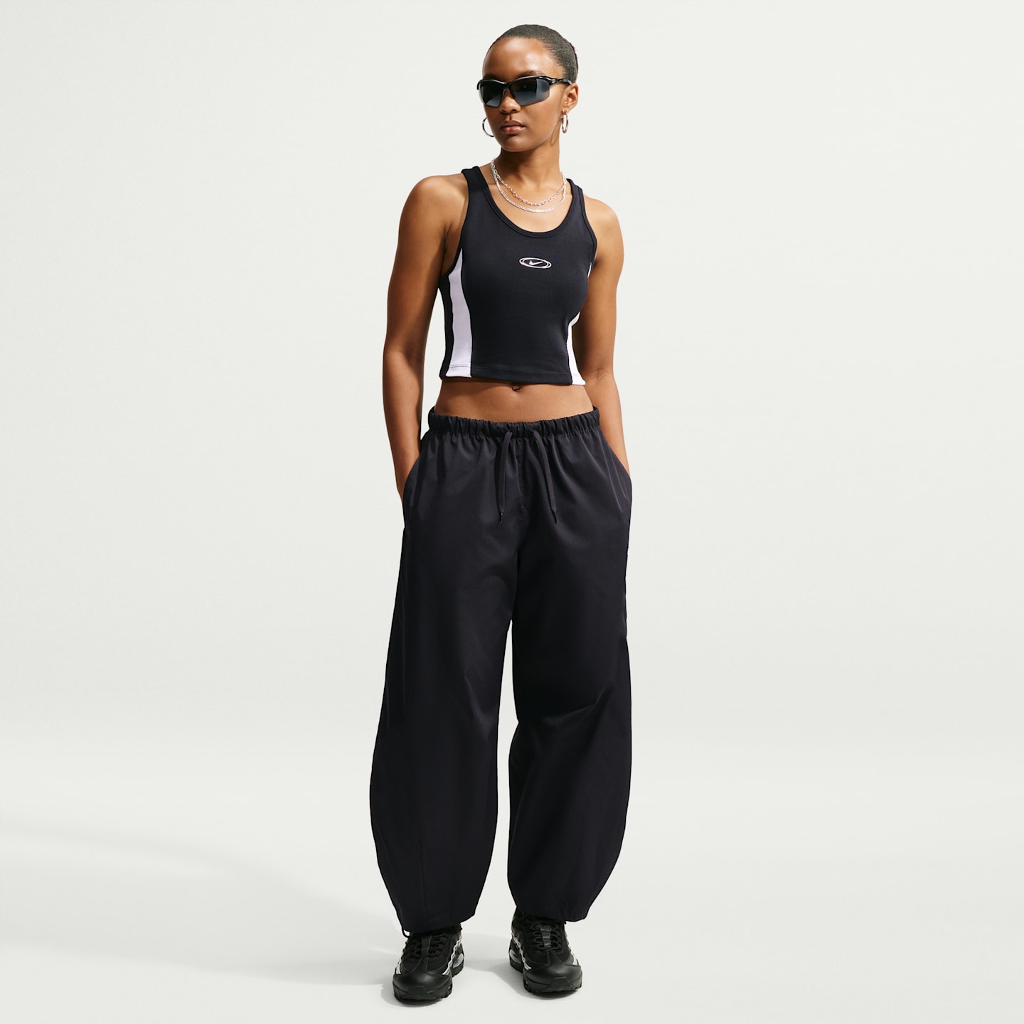 Женский топ Nike Sportswear Tight Cropped, цвет: Чёрный / Белый — фото 4