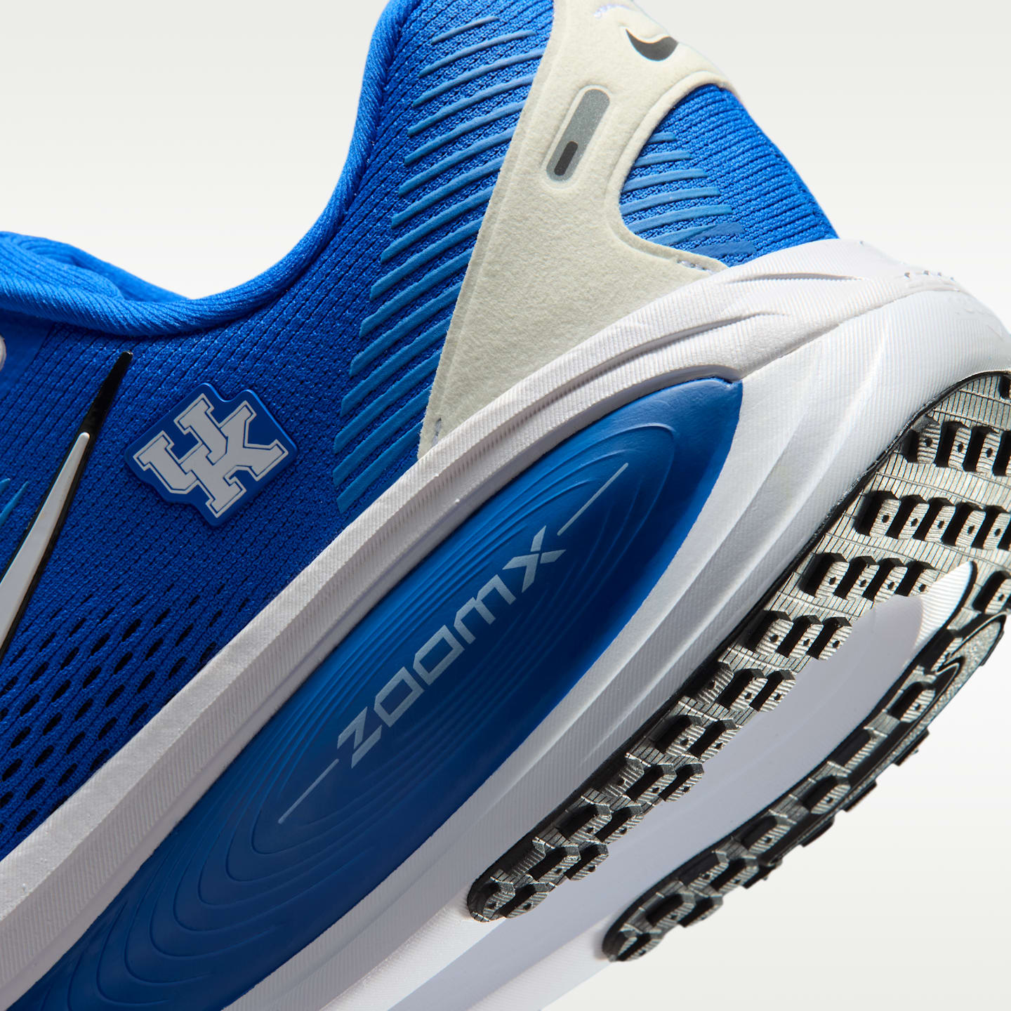 Мужские кроссовки Nike College Vomero 18 (Kentucky) Road Running, цвет: Королевский синий / Чёрный — фото 8