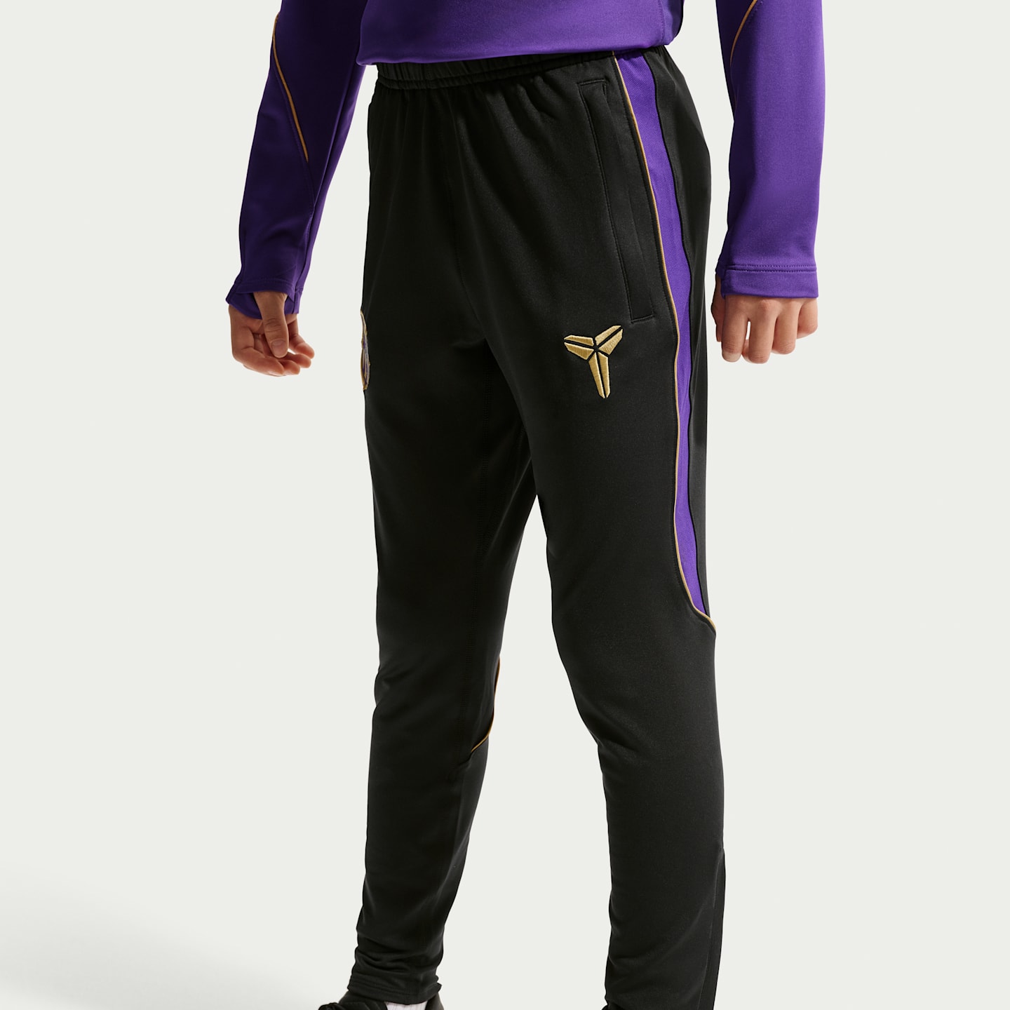 Детские футбольные трикотажные брюки Nike FC Barcelona Strike Away Kobe Dri-FIT, цвет: Чёрный / Фиолетовый — фото 3