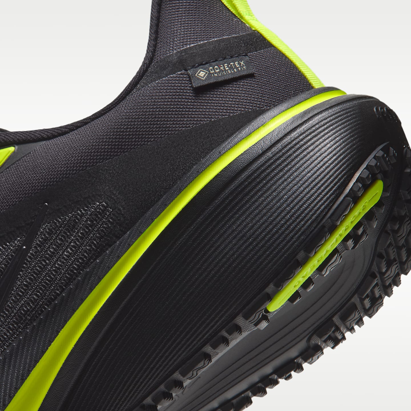 Мужские кроссовки Nike Pegasus 42 GORE-TEX Waterproof Road Running, цвет: Чёрный / Лимонный — фото 8