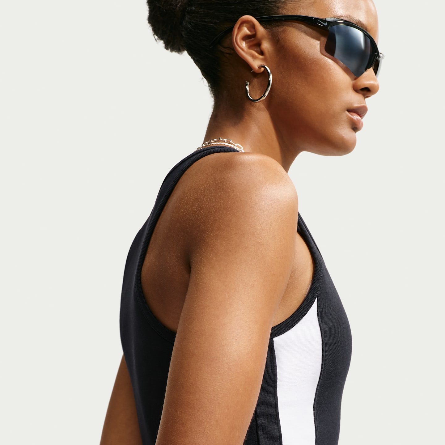 Женский топ Nike Sportswear Tight Cropped, цвет: Чёрный / Белый — фото 2