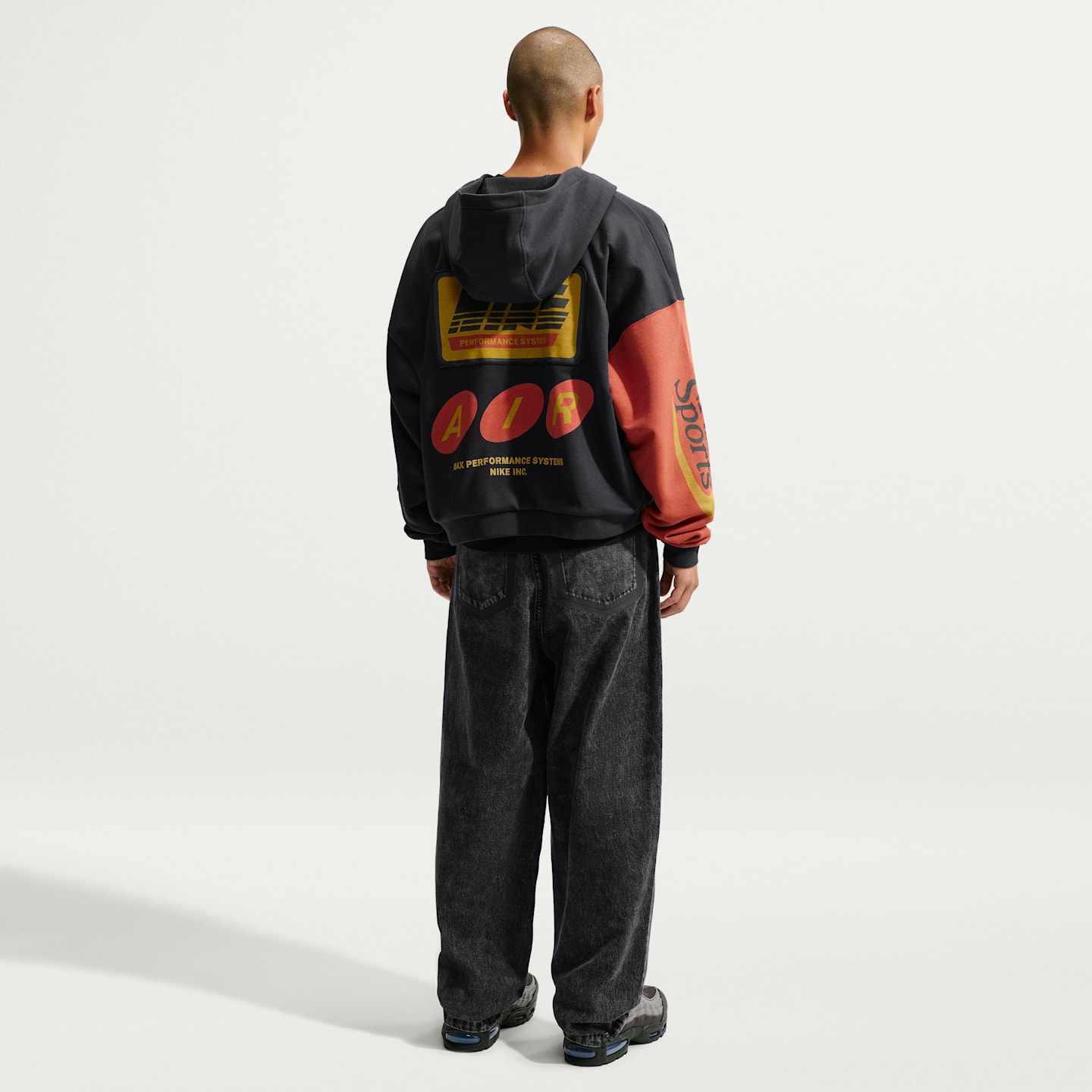 Мужское худи Nike Sportswear Club Full-Zip Fleece, цвет: Почти чёрный / Красный — фото 5