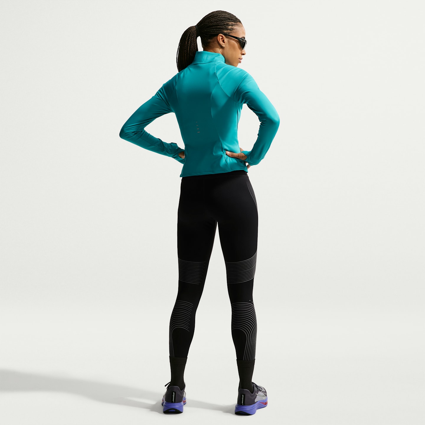 Женские беговые легинсы Nike Swift Flash с высокой талией, длинные, цвет: Чёрный / Антрацитовый — фото 5