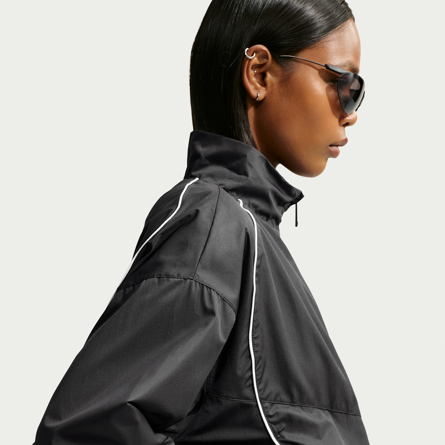 Женская свободная спортивная куртка Nike Sportswear, цвет: Чёрный / Белый — фото 3