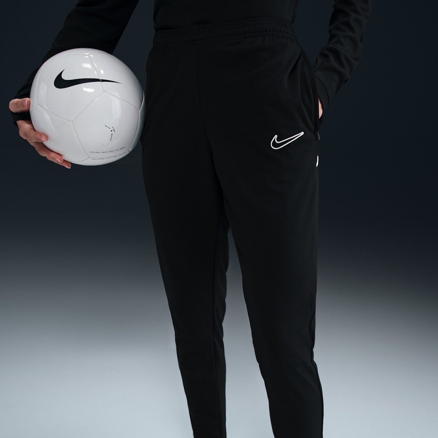 Женские футбольные брюки Nike Academy Dri-FIT, цвет: Чёрный / Белый — фото 2
