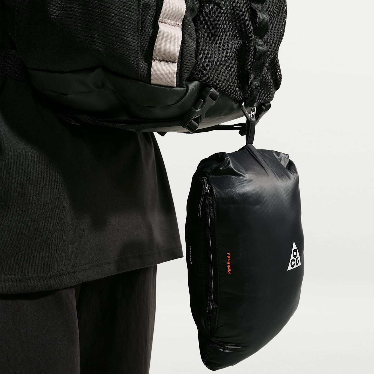 Мужской сверхлёгкий пуховик Nike ACG Lava Flow Therma-FIT ADV, цвет: Чёрный / Снежный белый — фото 8