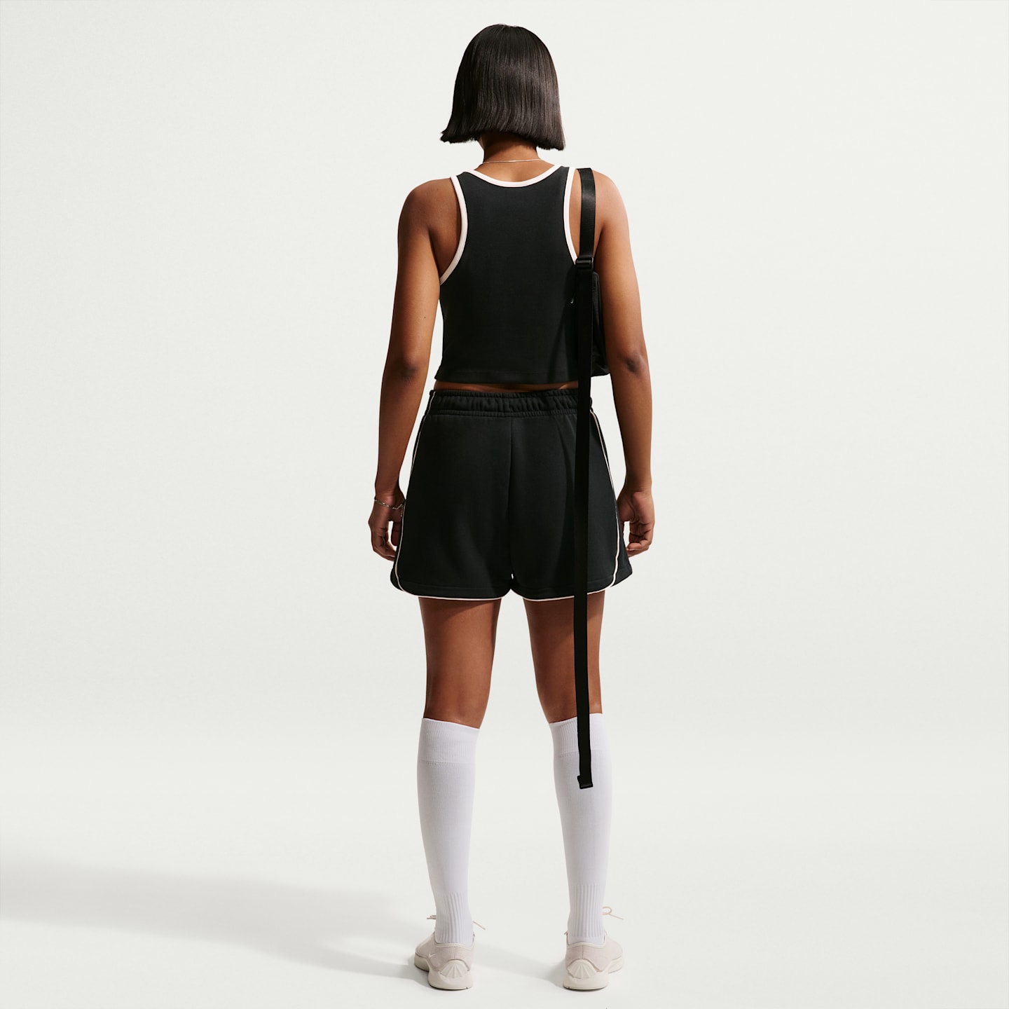 Женская облегающая майка Nike Sportswear с принтом, цвет: Чёрный / Меловой — фото 5