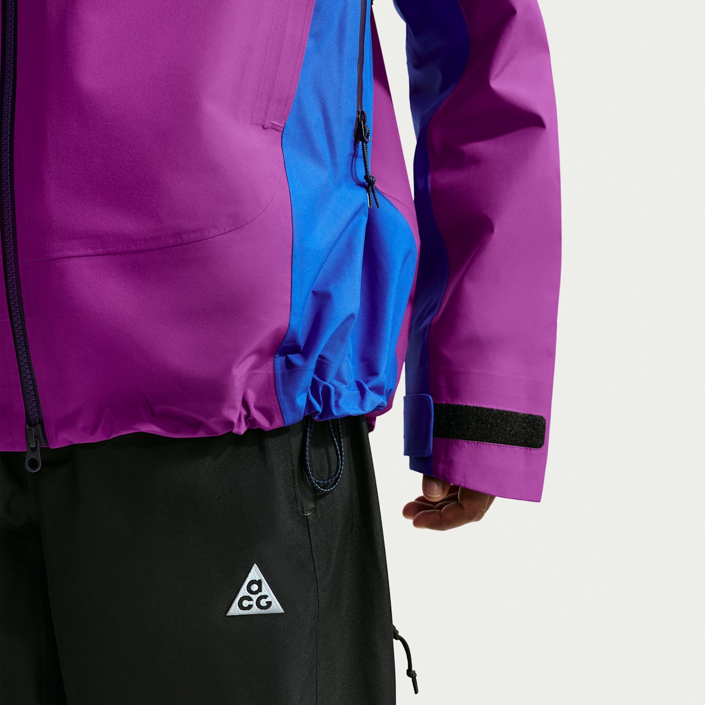 Женская куртка Nike ACG Misery Ridge Storm-FIT Adv GORE-TEX 3L Hiking, цвет: Ягодный / Королевский синий — фото 9