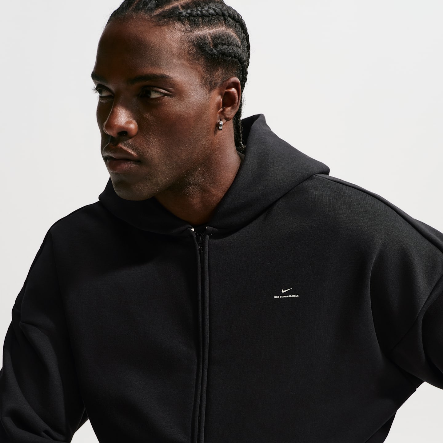 Мужское баскетбольное худи на молнии Nike Standard Issue Therma-FIT, цвет: Чёрный / Бледная слоновая кость — фото 3