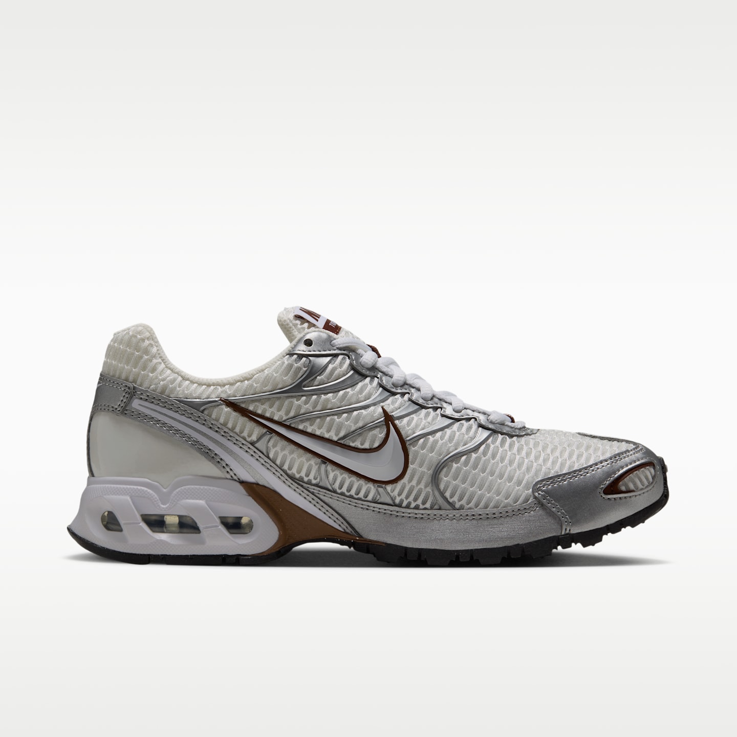 Женские кроссовки Nike Air Max Torch 4 Shoes, цвет: Молочный / Серебряный — фото 3