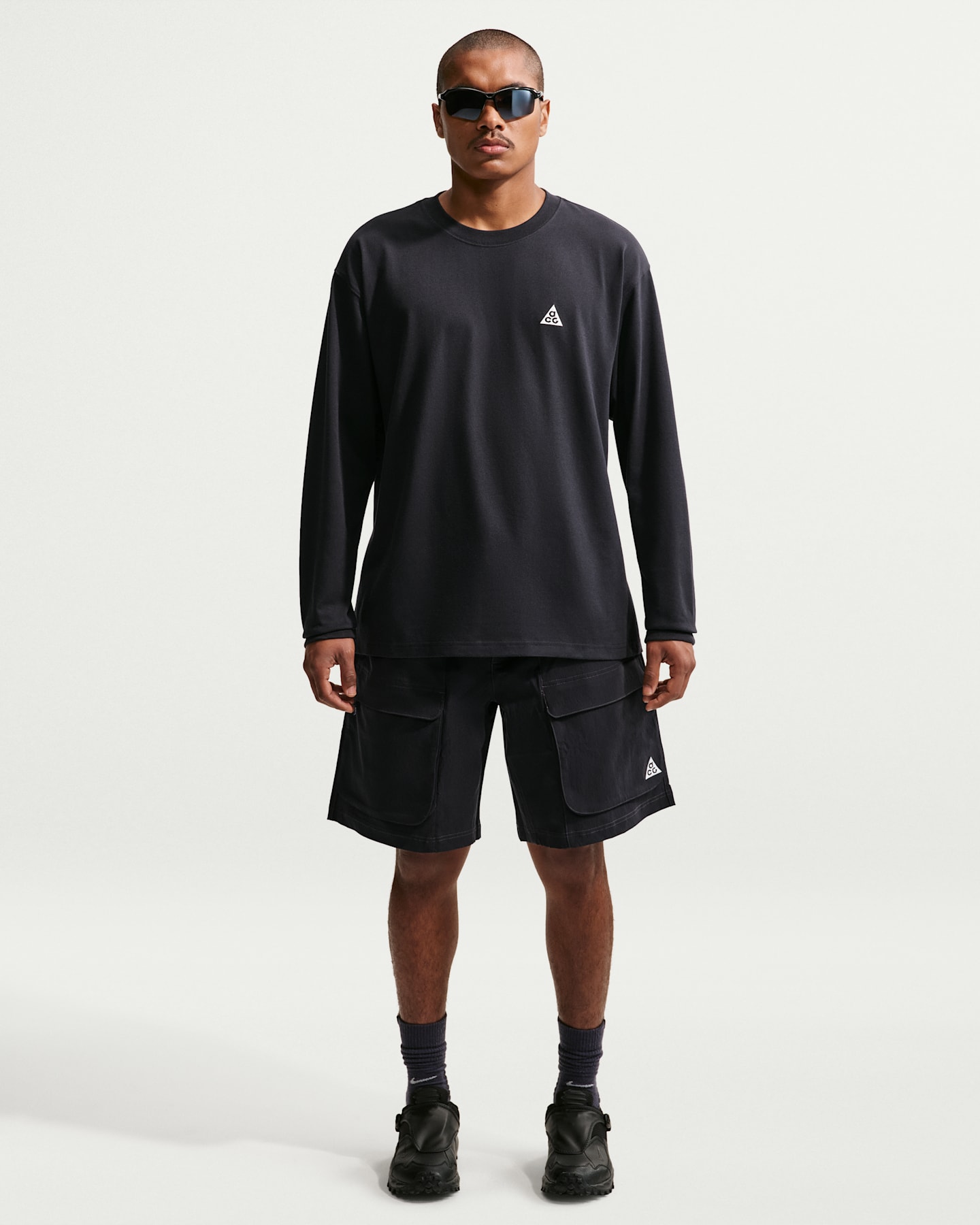 Мужские шорты-карго Nike ACG Smith Summit, цвет: Чёрный / Антрацитовый — фото 6