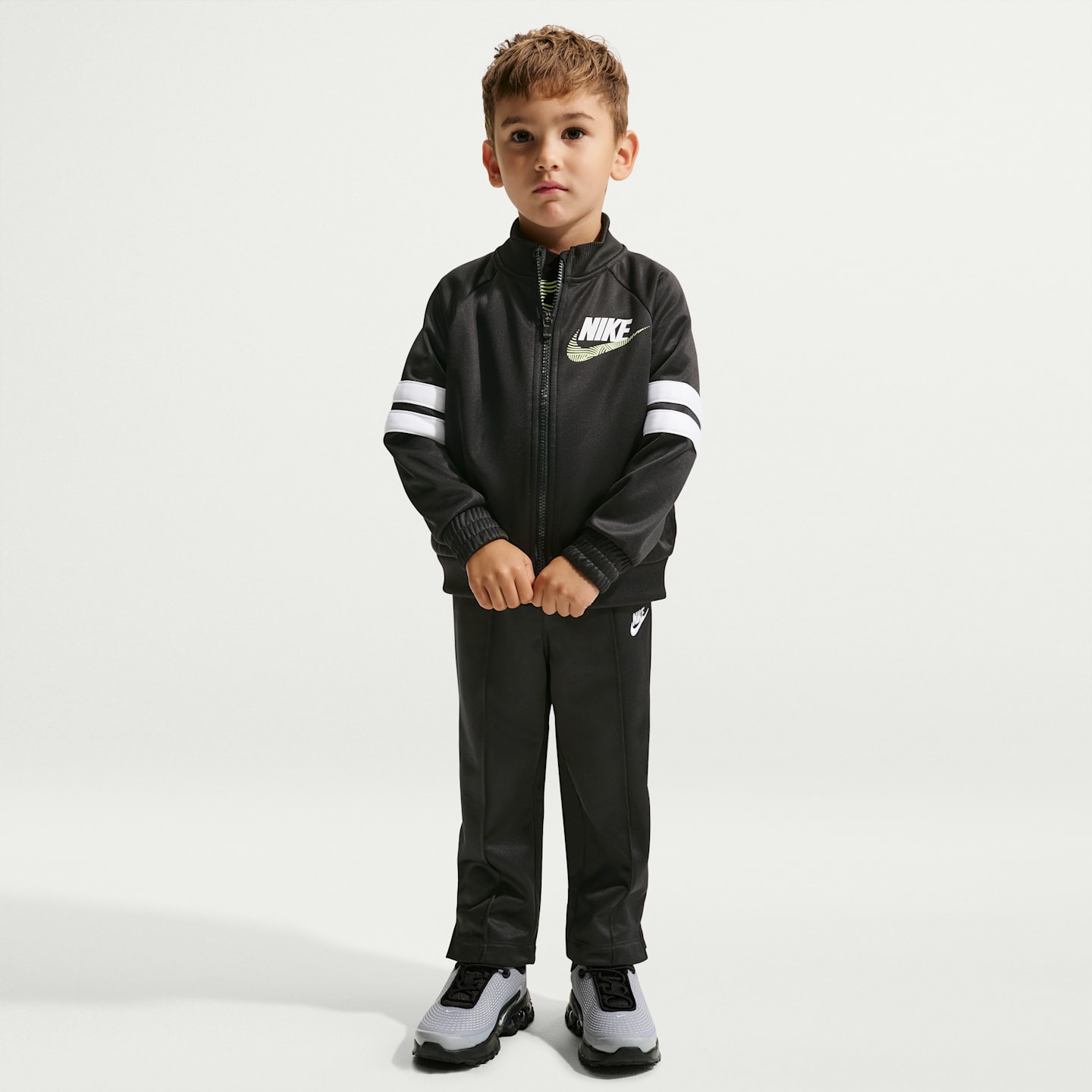 Спортивный костюм для малышей Nike Sportswear In The Zone Dri-FIT оверсайз из 2 предметов, цвет: Чёрный — фото 1
