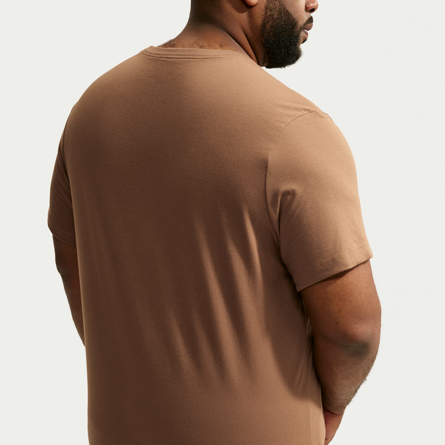 Мужская футболка Nike Sportswear Club, цвет: Коричневый / Красный — фото 7