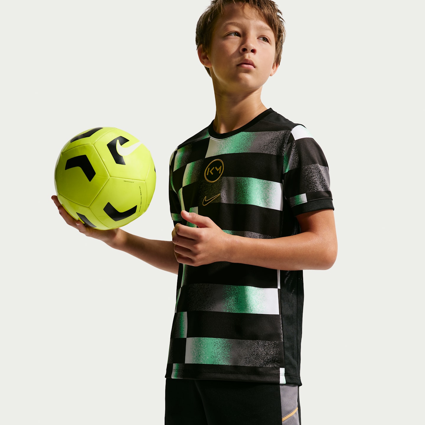 Детские футбольные шорты Nike Kylian Mbappé Academy Dri-FIT, цвет: Чёрный / Дымчатый серый — фото 4