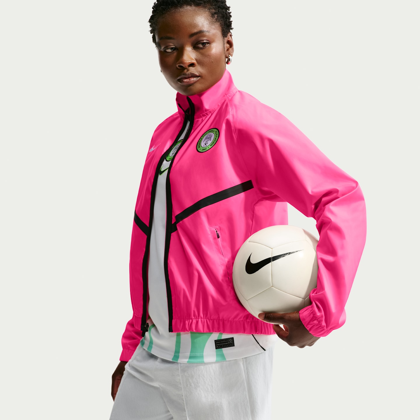 Женская футбольная куртка Nike Dri-FIT Nigeria Anthem, цвет: Розовый / Белый — фото 3