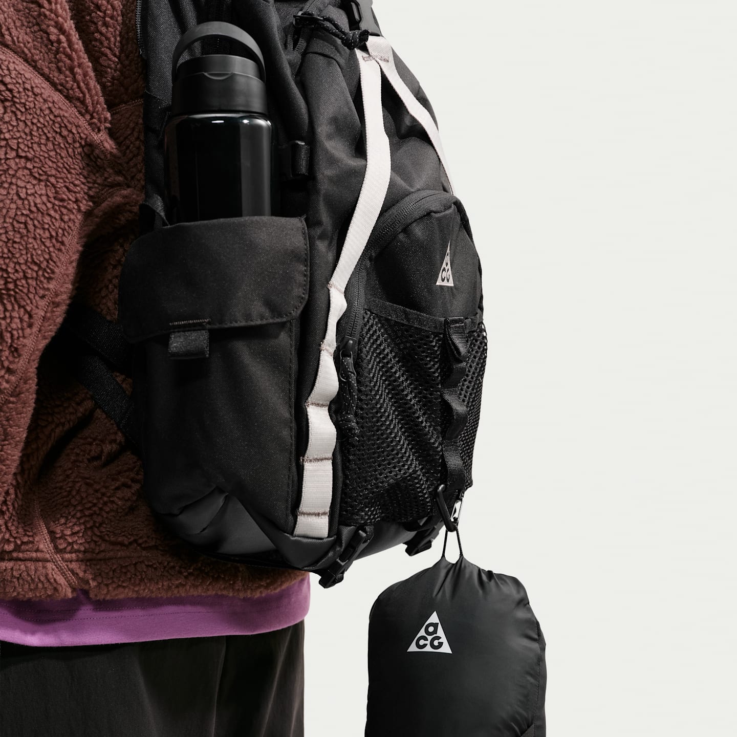 Женский жилет Nike ACG Lava Flow Therma-FIT ADV, цвет: Чёрный / Снежный белый — фото 8