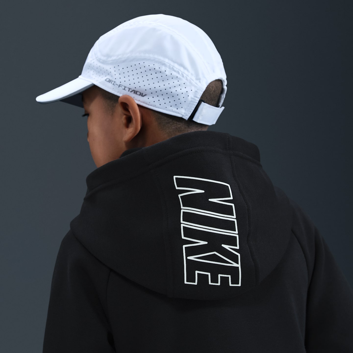 Детские комплекты Nike Sportswear Club Fleece Hooded Tracksuit, цвет: Чёрный / Белый — фото 3