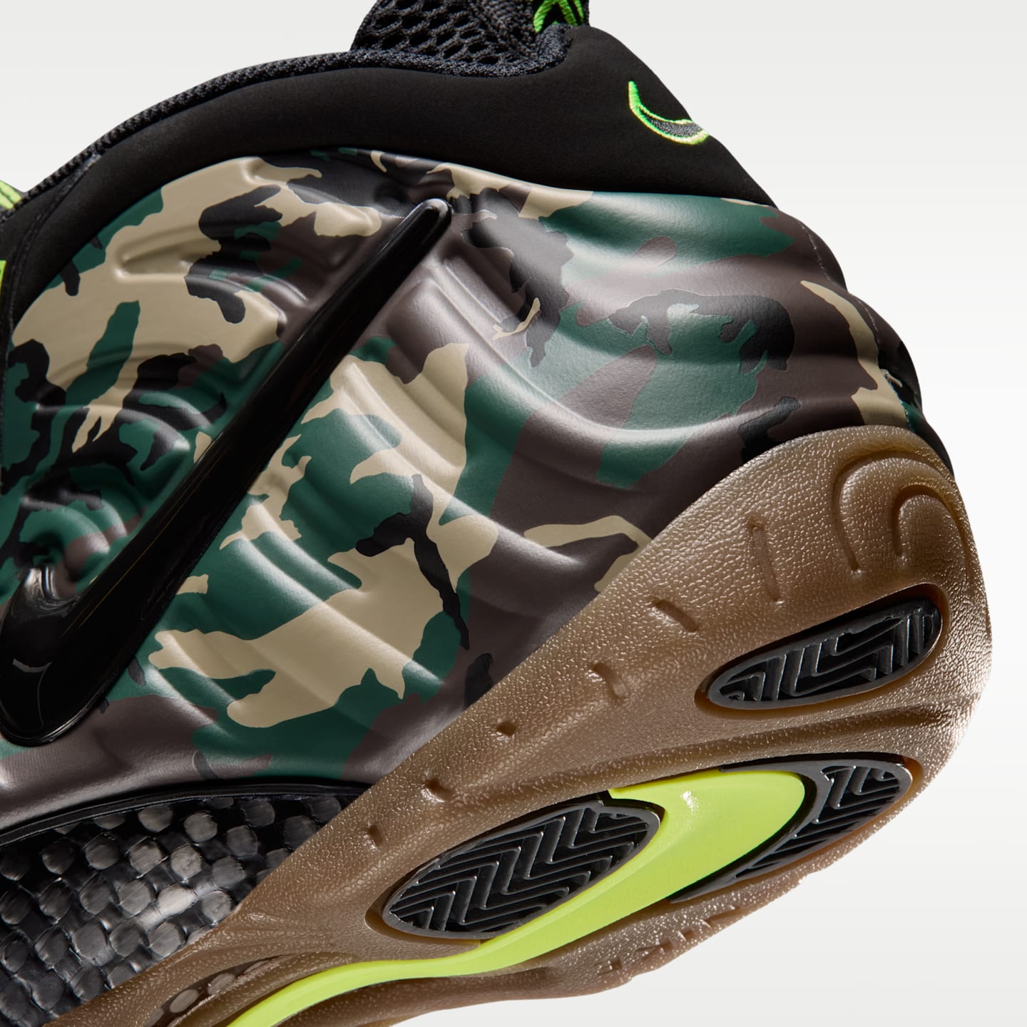 Мужские кроссовки Nike Air Foamposite Pro Premium, цвет: Чёрный / Зелёный — фото 8