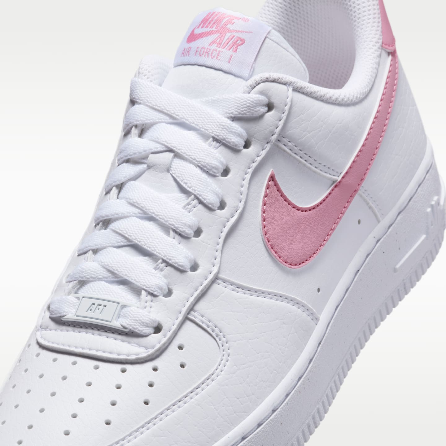 Женские кроссовки Nike Air Force 1 '07 Next Nature, цвет: Белый / Розовый — фото 7