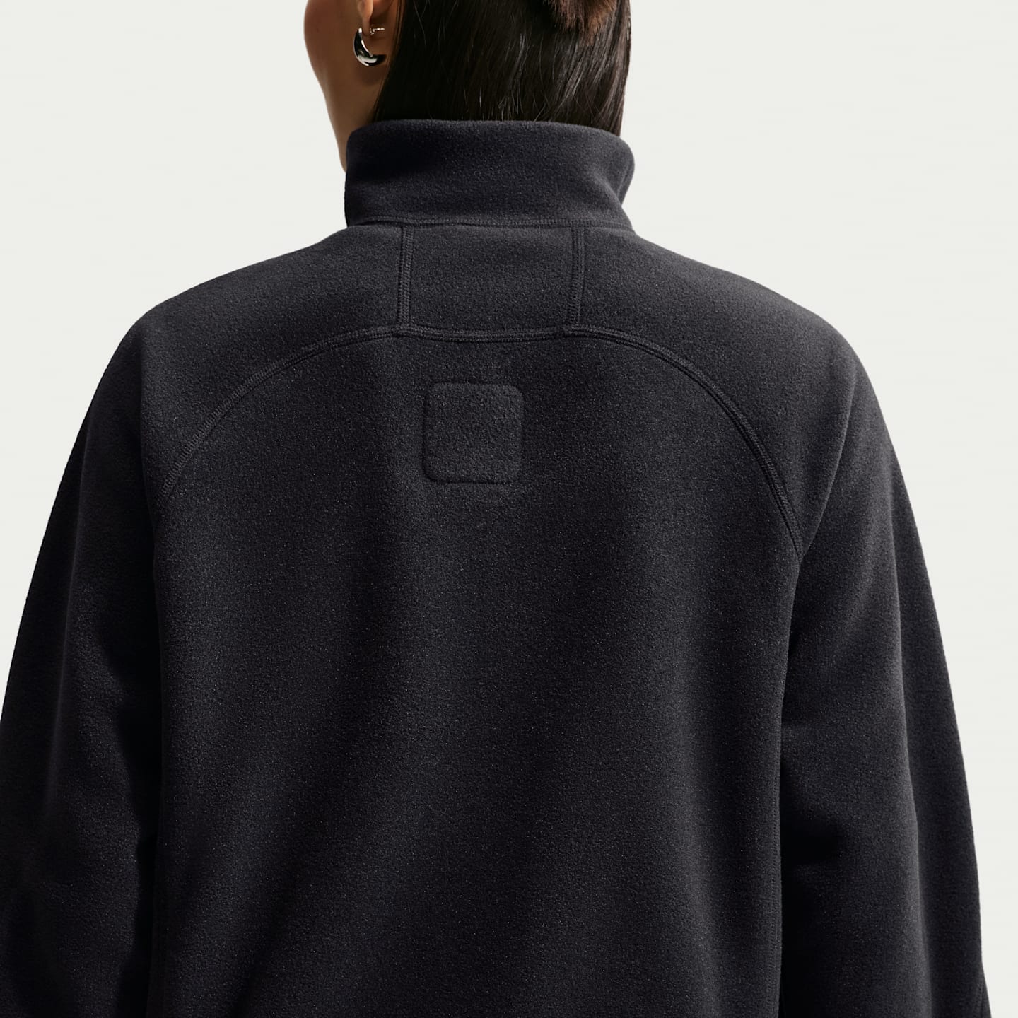 Женский топ Nike ACG Wolf Tree на молнии 1/2, цвет: Чёрный / Антрацитовый — фото 2