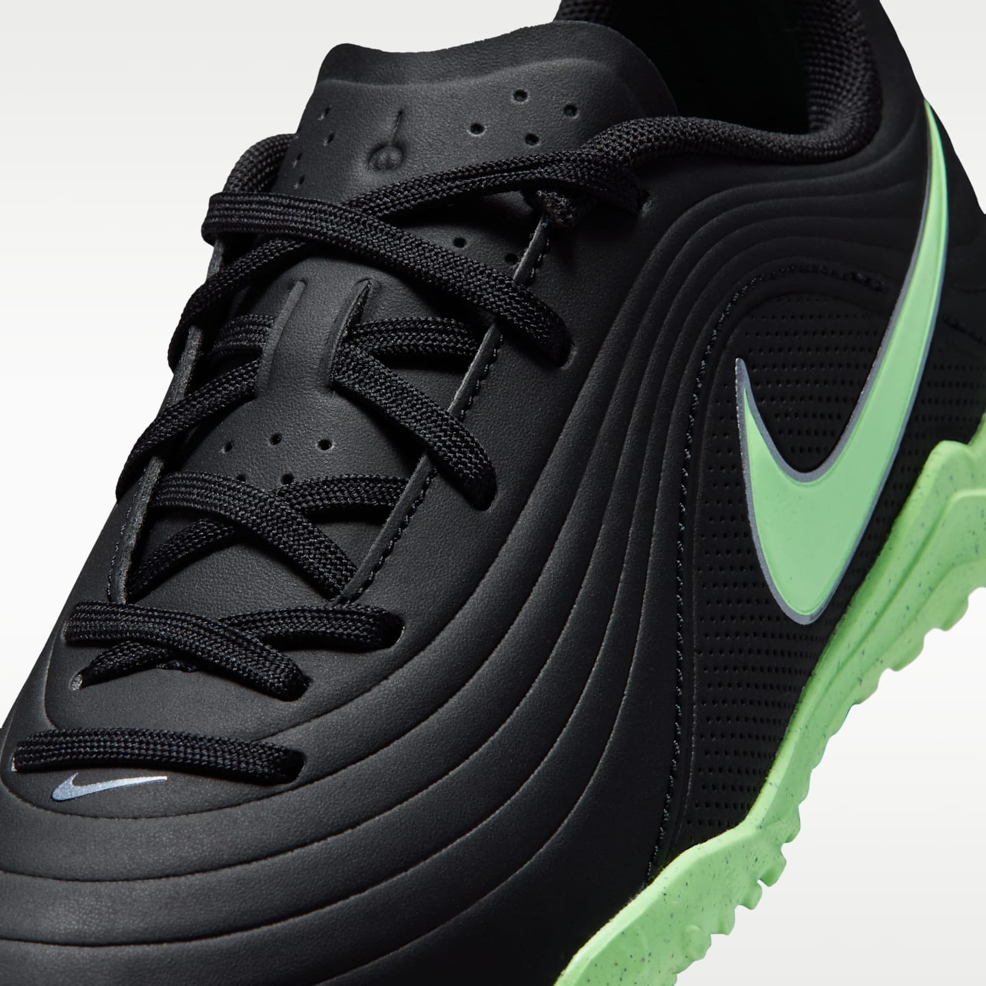 Детские кроссовки Nike Jr. Tiempo Maestro Club Indoor/Court Low-Top Soccer, цвет: Чёрный / Зелёный — фото 7