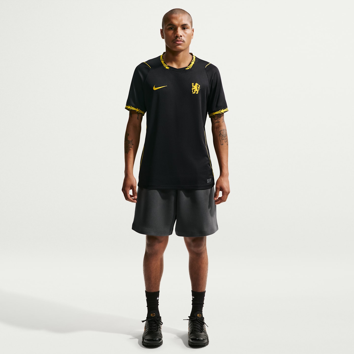 Мужской топ Nike Chelsea FC 2026/27 Stadium Away Dri-FIT Soccer Replica Jersey, цвет: Чёрный / Золотой — фото 4