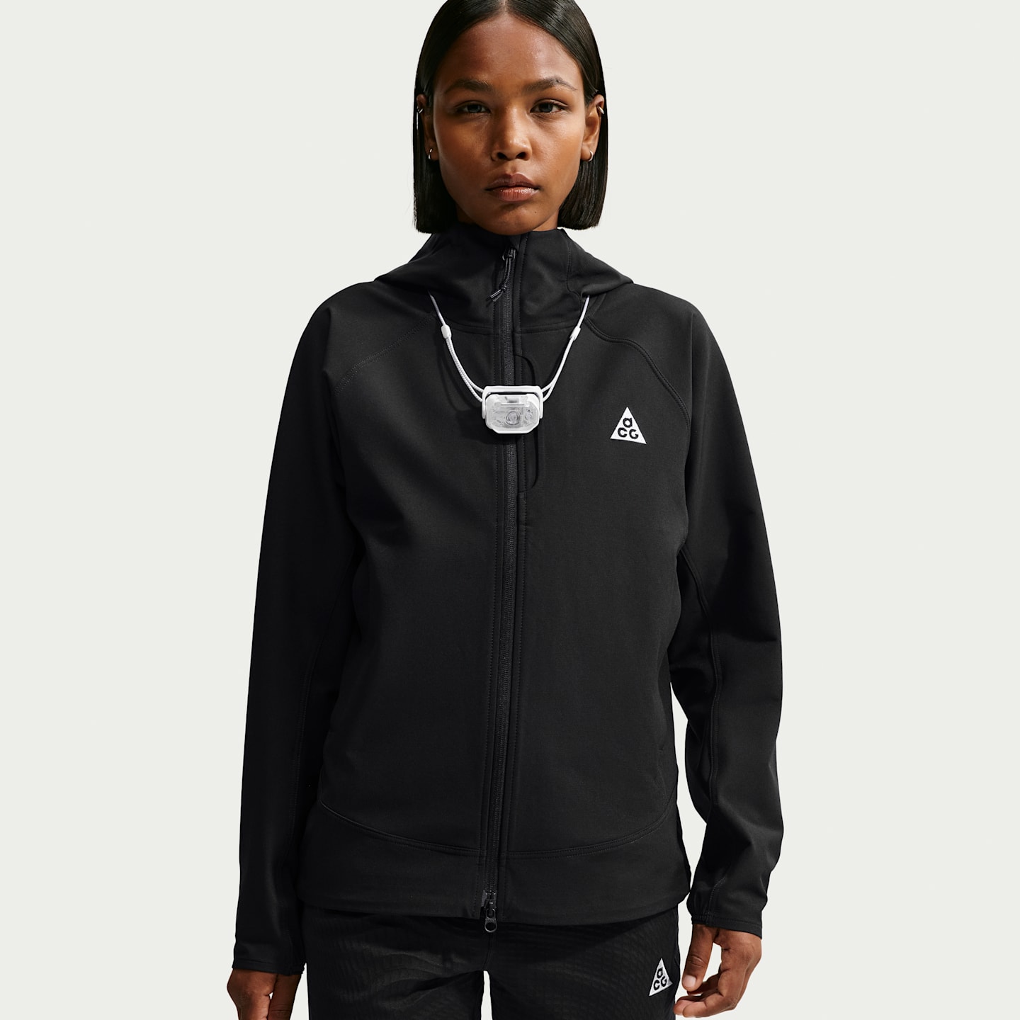 Женская куртка для походов Nike ACG Cloud Trekker на молнии, цвет: Чёрный / Снежный белый — фото 1