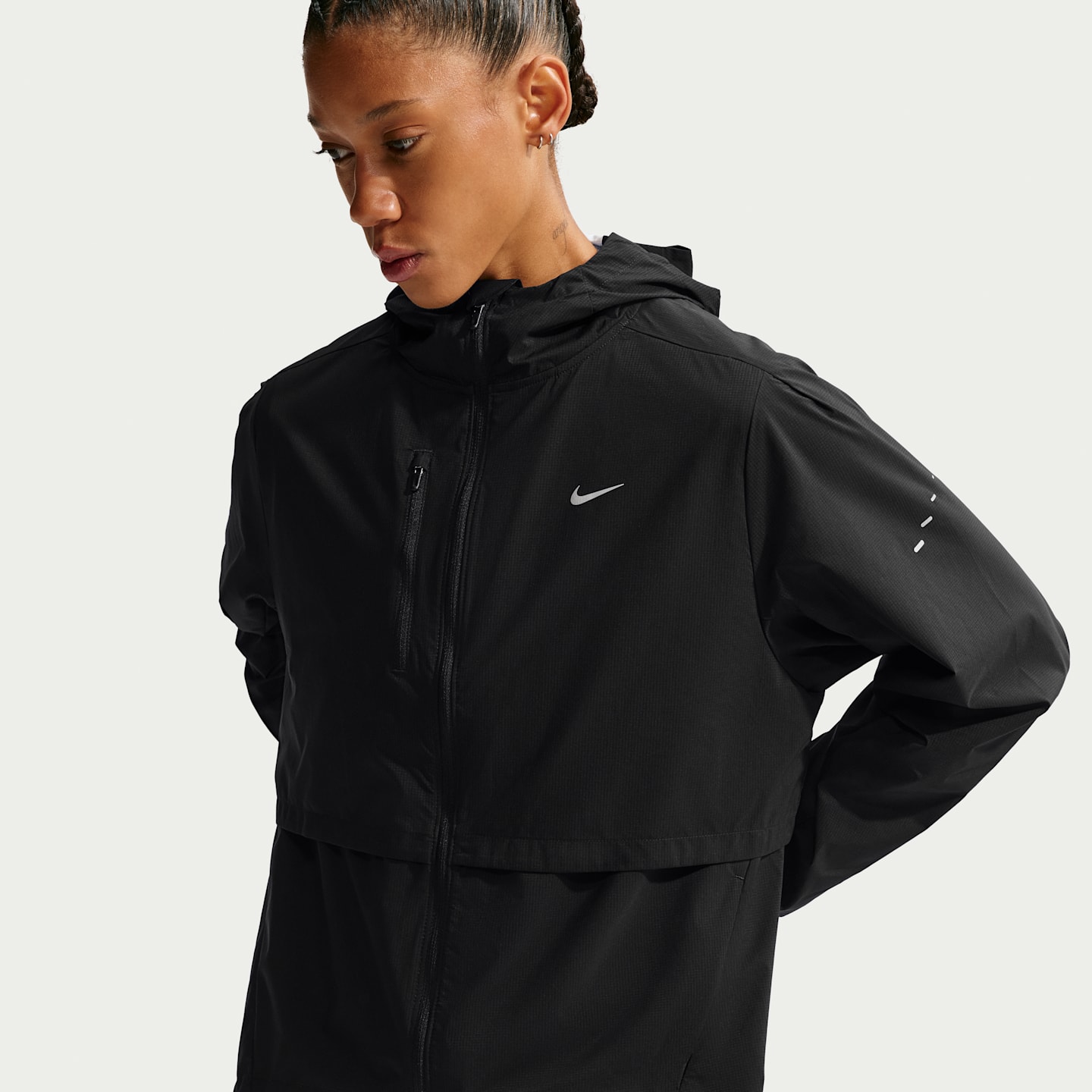 Женская куртка Nike Swift Storm-FIT Running, цвет: Чёрный — фото 1