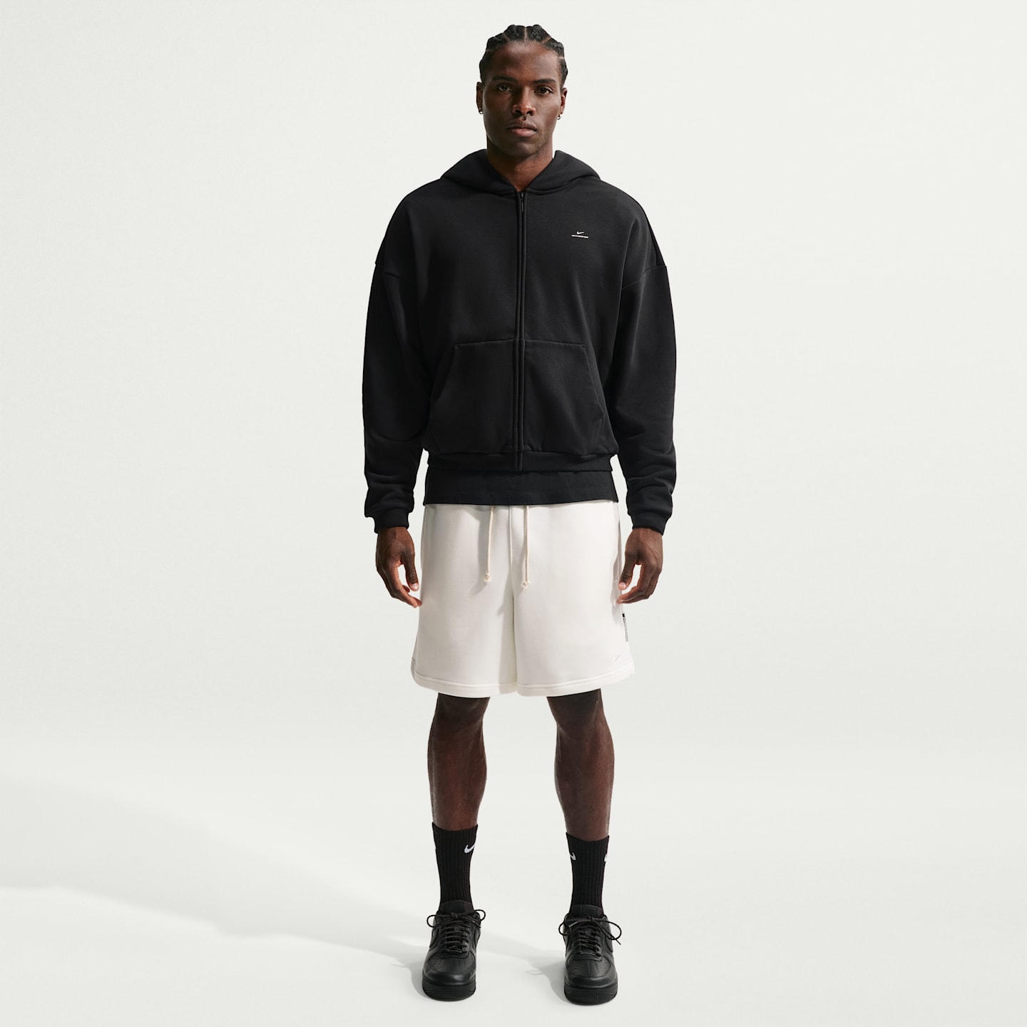 Мужское баскетбольное худи на молнии Nike Standard Issue Therma-FIT, цвет: Чёрный / Бледная слоновая кость — фото 4
