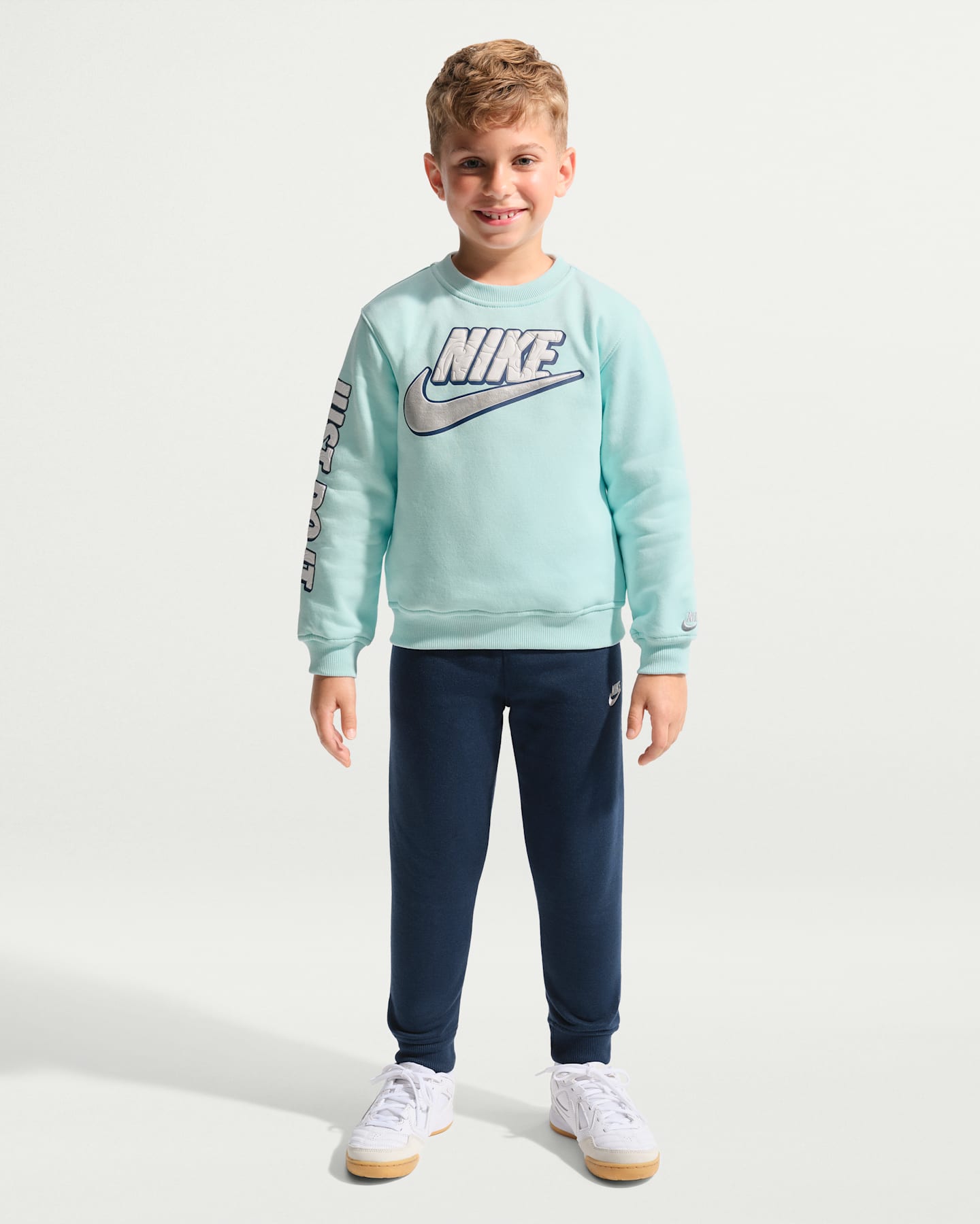 Детский комплект Nike Sportswear Frosted Futura из 2 предметов со свитшотом, цвет: Полуночный тёмно-синий — фото 8