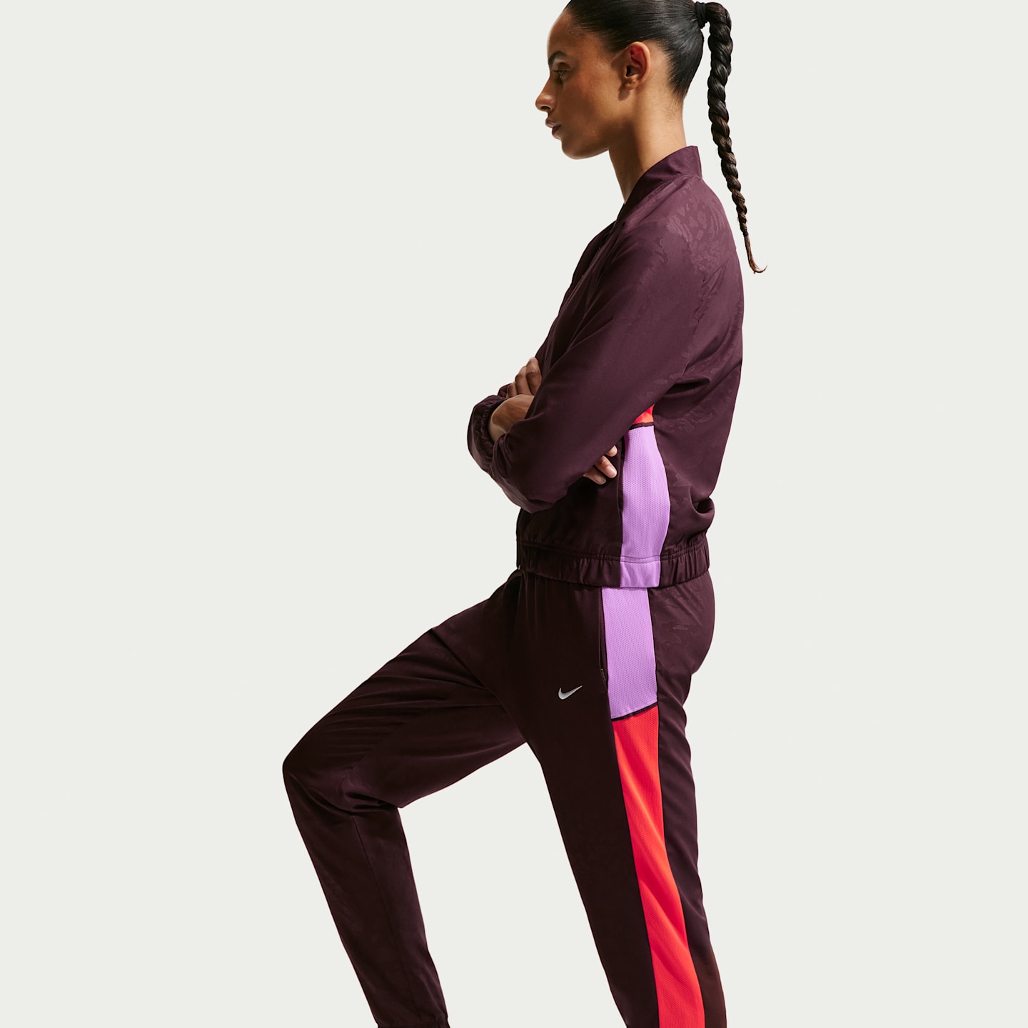 Женские комплекты Nike United Academy Dri-FIT Woven Soccer Tracksuit, цвет: Бордовый — фото 6