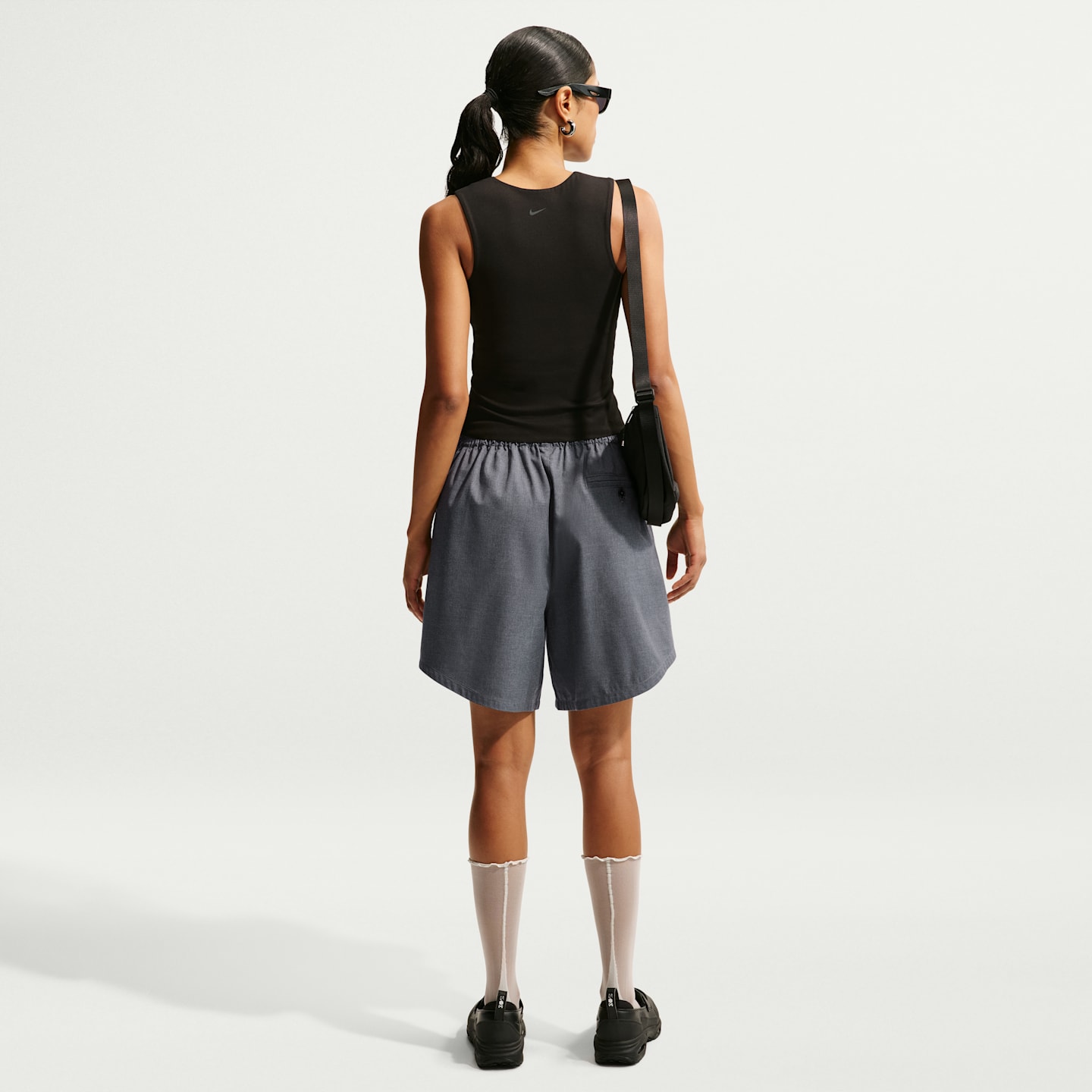 Женские тканые шорты Nike Sportswear оверсайз со средней посадкой, цвет: Чёрный / Меланжевый — фото 5