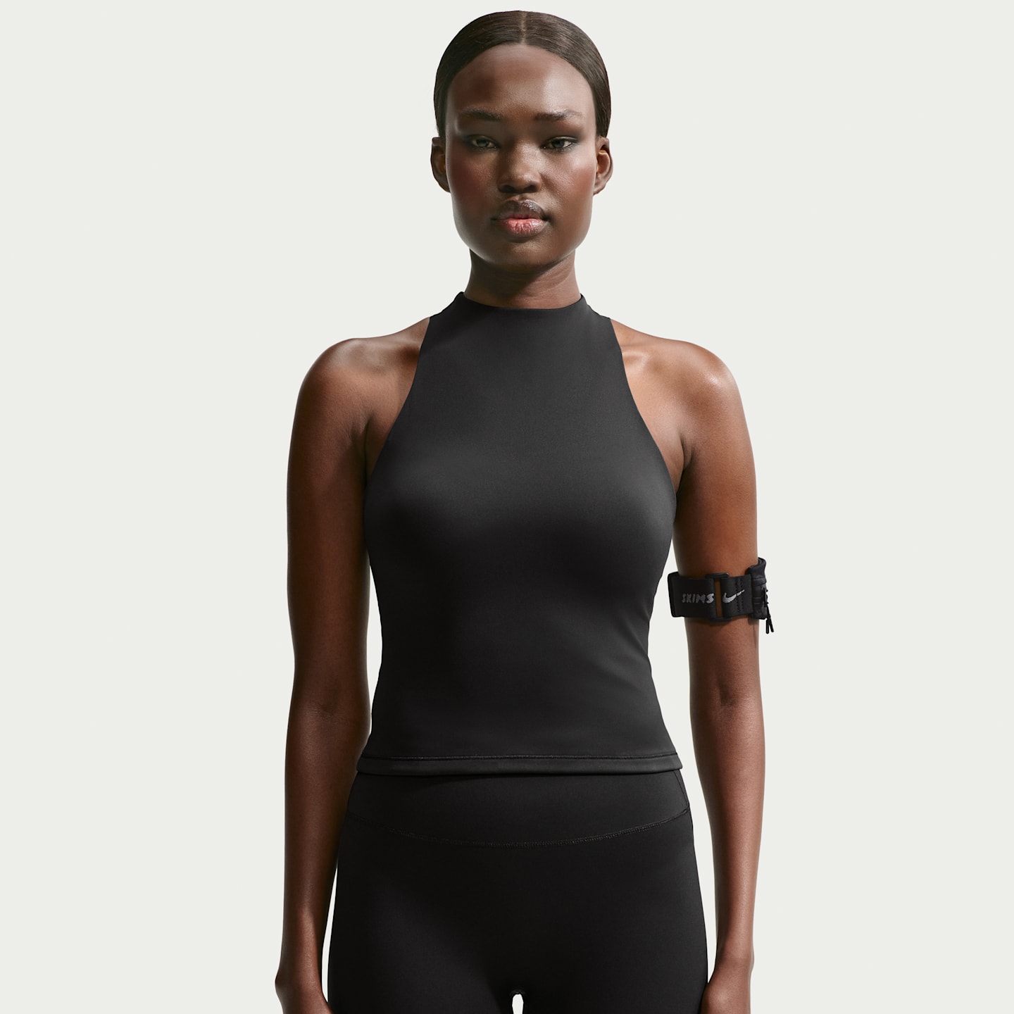 Повязка на руку NikeSKIMS, цвет: Обсидиановый / Серебряный — фото 11