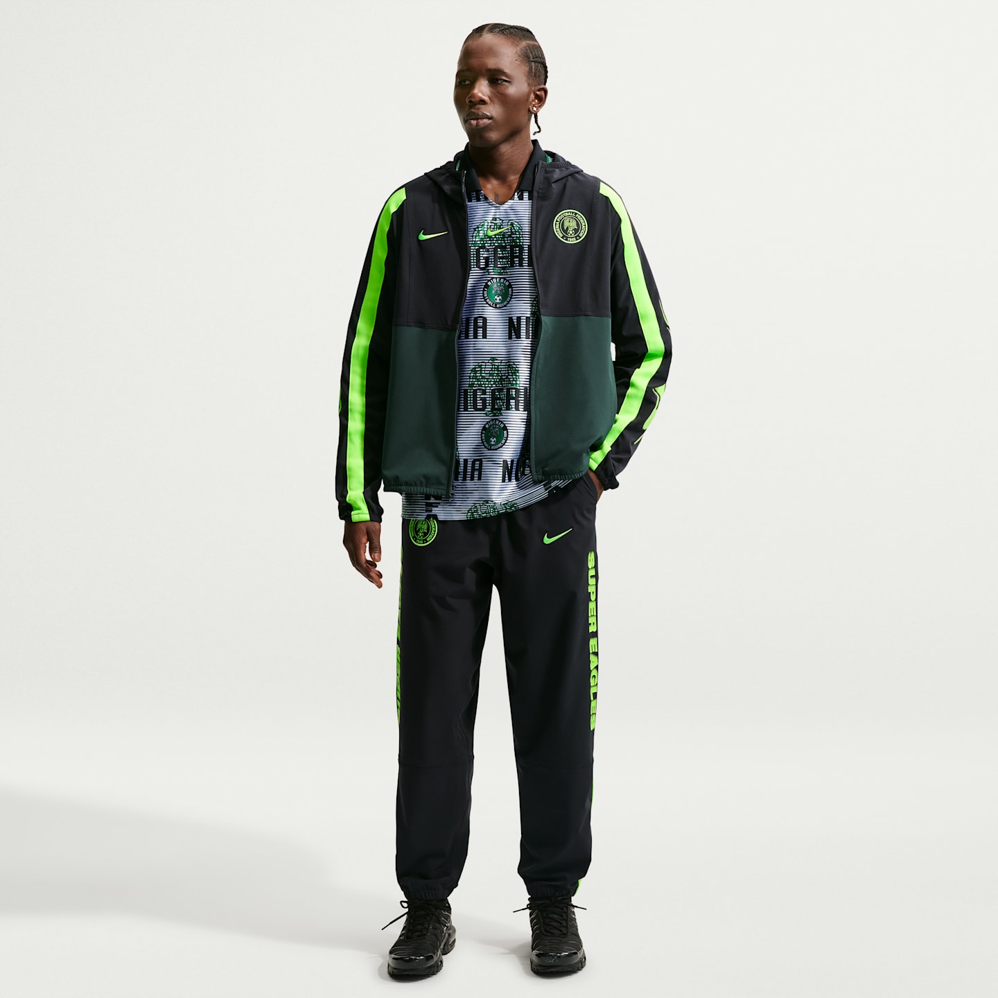 Мужская футбольная тканая куртка Nike Dri-FIT Nigeria Energy, цвет: Чёрный / Зелёный — фото 4